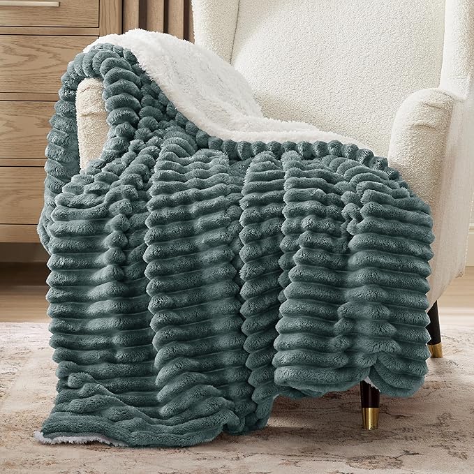 Bedsure Sherpa Throw Blanket for Couch - Super Soft, Cozy Fleece Thick Warm Blanket for Winter, GentleSoft Plush & Fluffy Throw Gift for Women, Room Decor, Dark Green, 50x60 Inches
