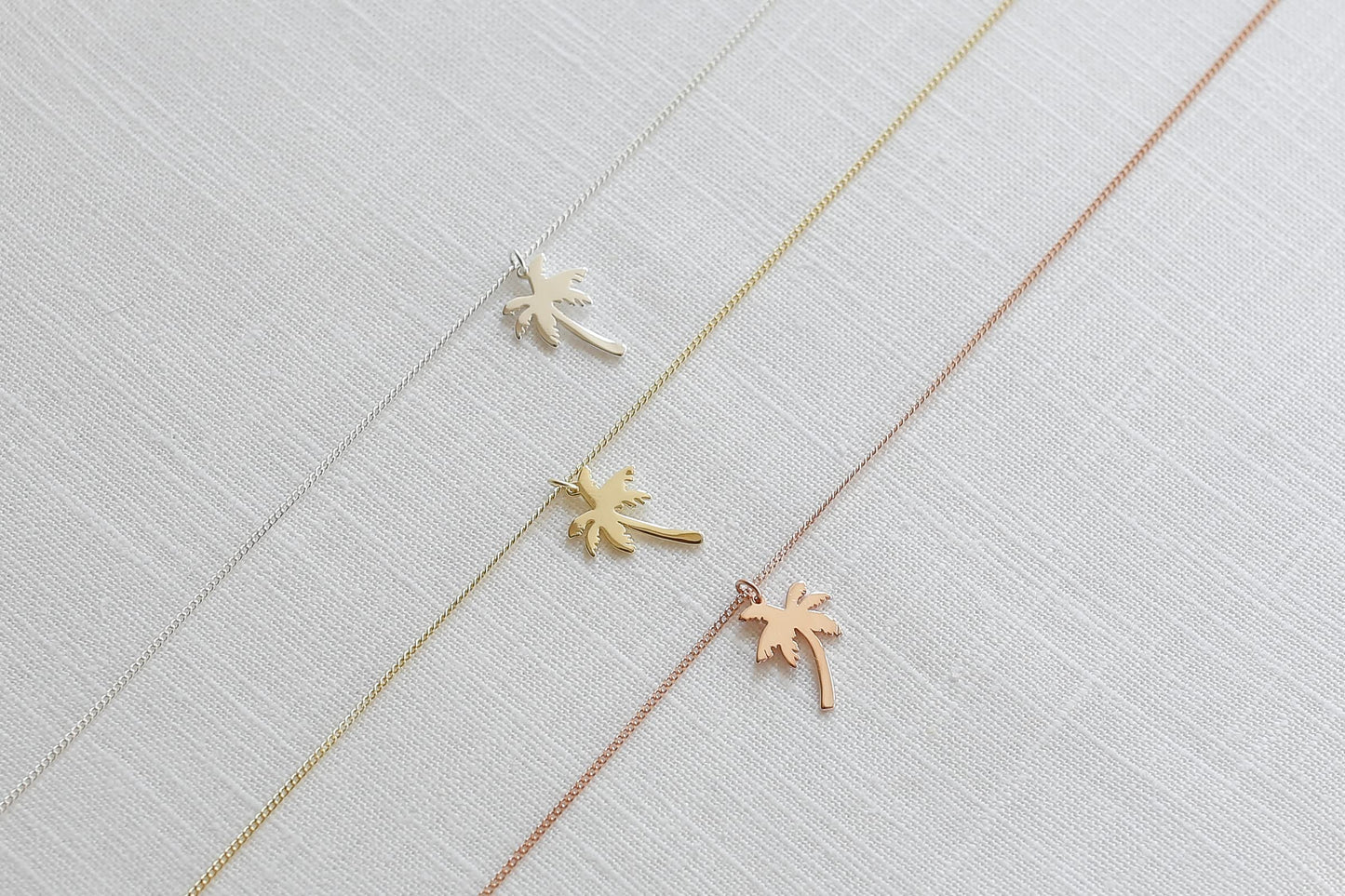 LUUK LIFESTYLE Necklace with palm tree pendant, chain and pendant in 925 sterling silver, modern and minimalist fashion accessory, trendy boho and hippie style, jewelry gift idea for her, gold