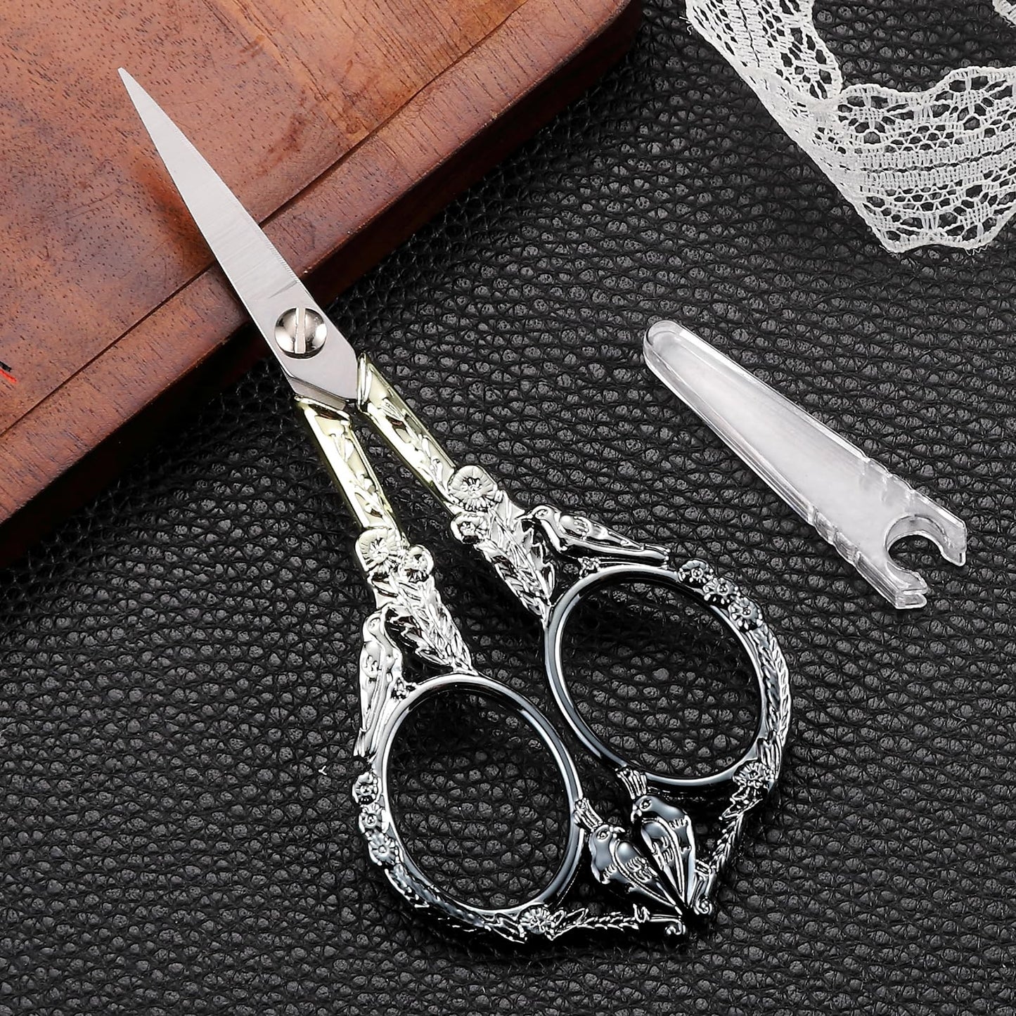 YOUGUOM Sewing Embroidery Scissors, Small Thread Scissor for Craft Artwork Needlework Yarn Knitting Detail Snips, Black Cute Bird Shears