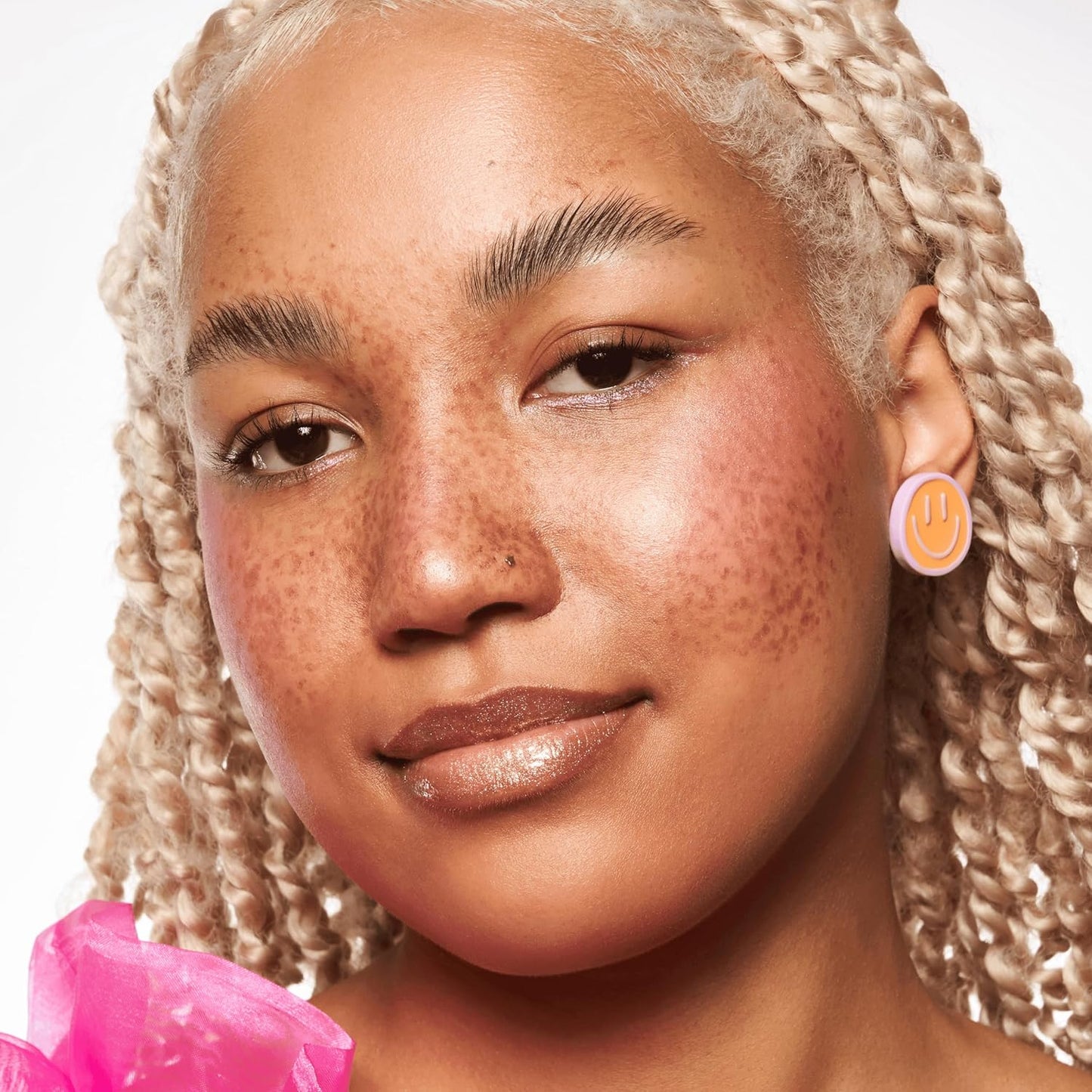 essence | Meta Glow Multi-Reflective Lip Gloss | Iridescent Shimmer, Holographic, Non-Sticky & Comfortable | Vegan & Cruelty Free (04 | Golden Future)