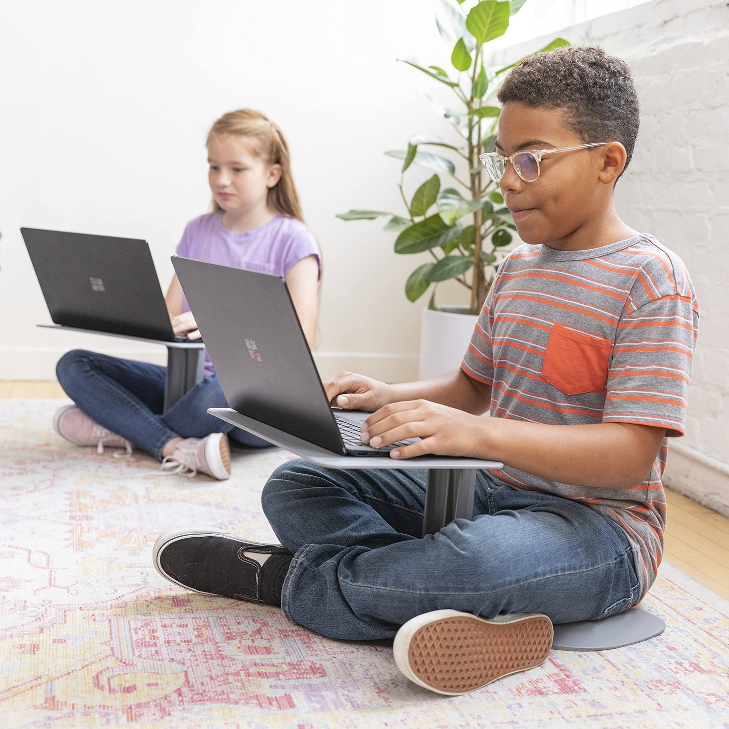 ECR4Kids The Surf Portable Lap Desk, Flexible Seating, Black