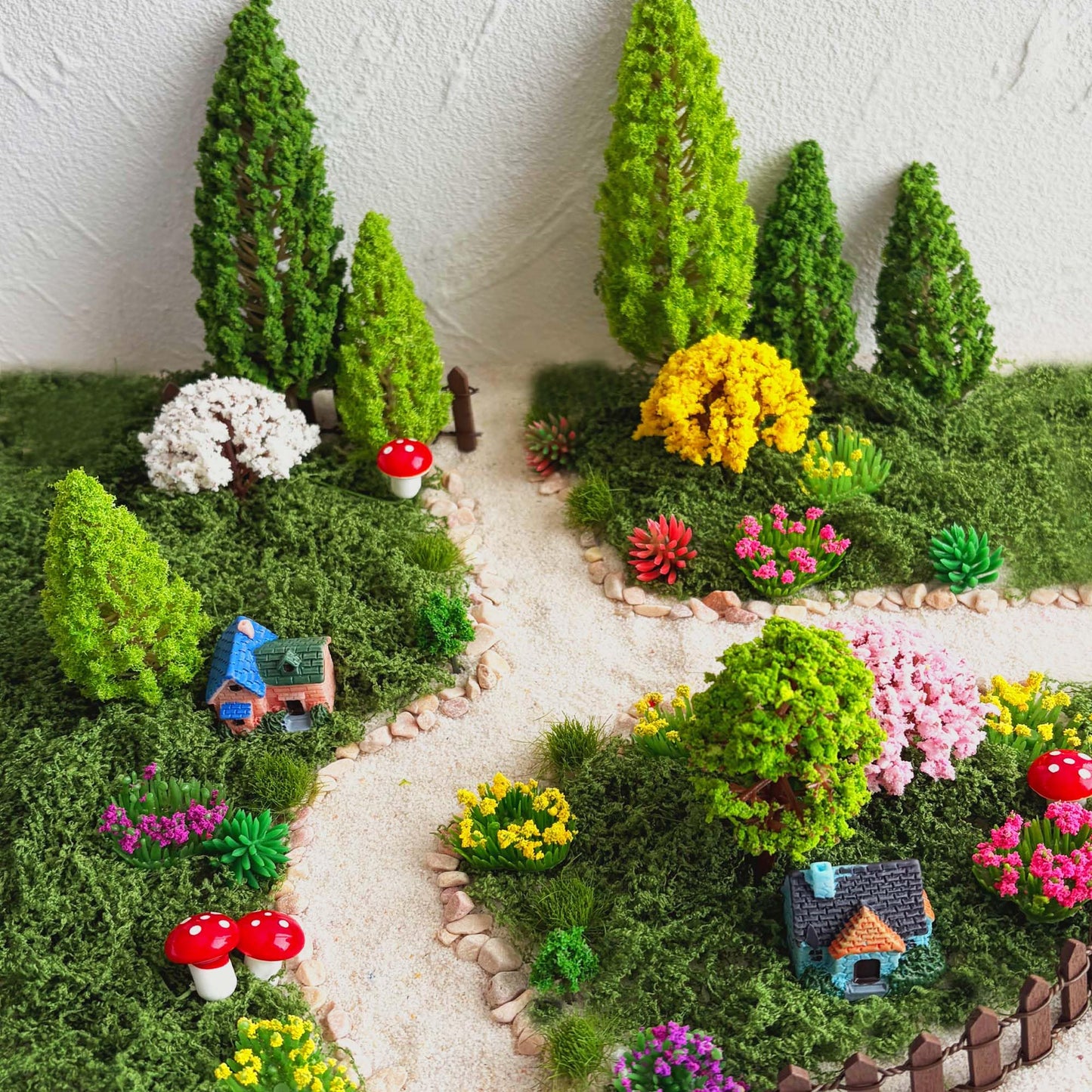 MOMOONNON 36pcs Garden Diorama Mini Garden Accessories Set Mixed Model Trees Flowers for Crafts Building Model Railway Fairy Scenery Landscape Supplies