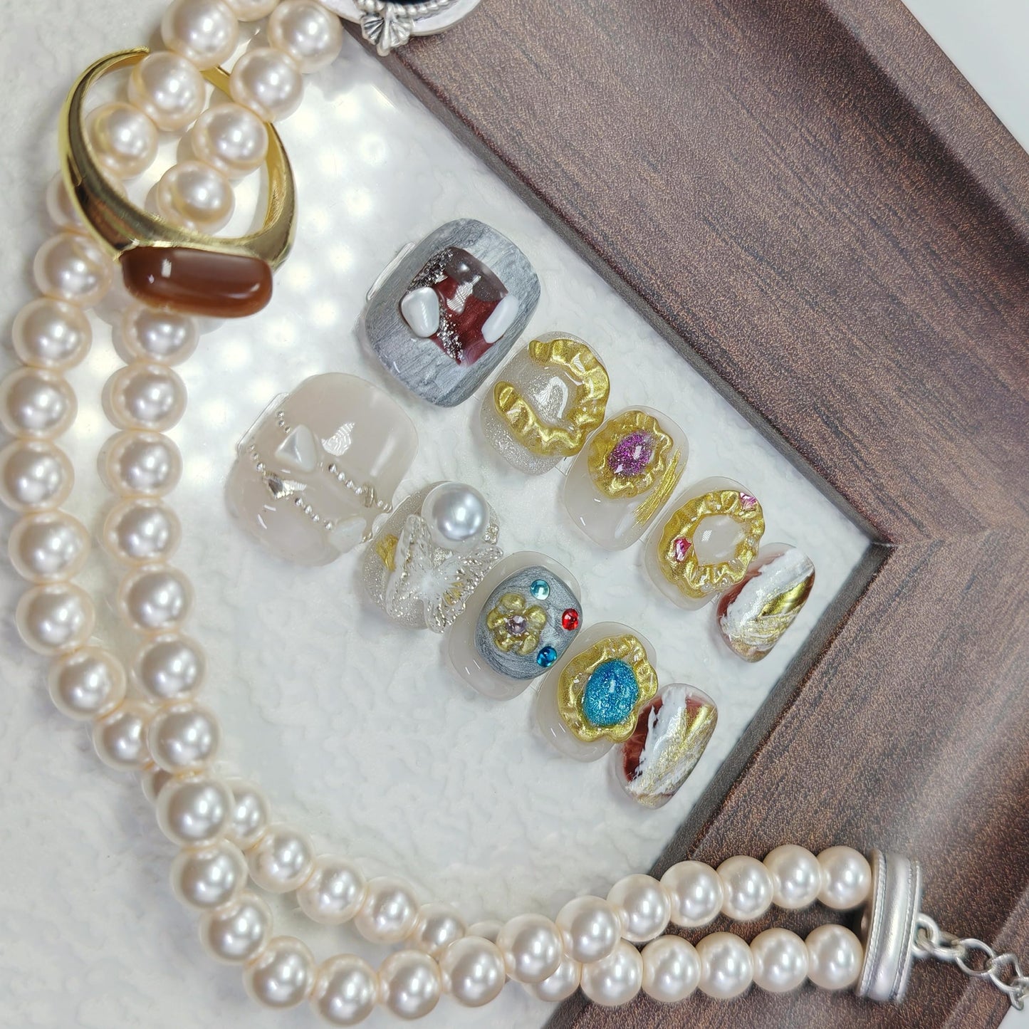Short Square Press on Nails Handmade False Nails with 3D Designs/Charms, Cute Reusable Fake Stick on Acrylic Tips (Butterfly+Golden, Small)