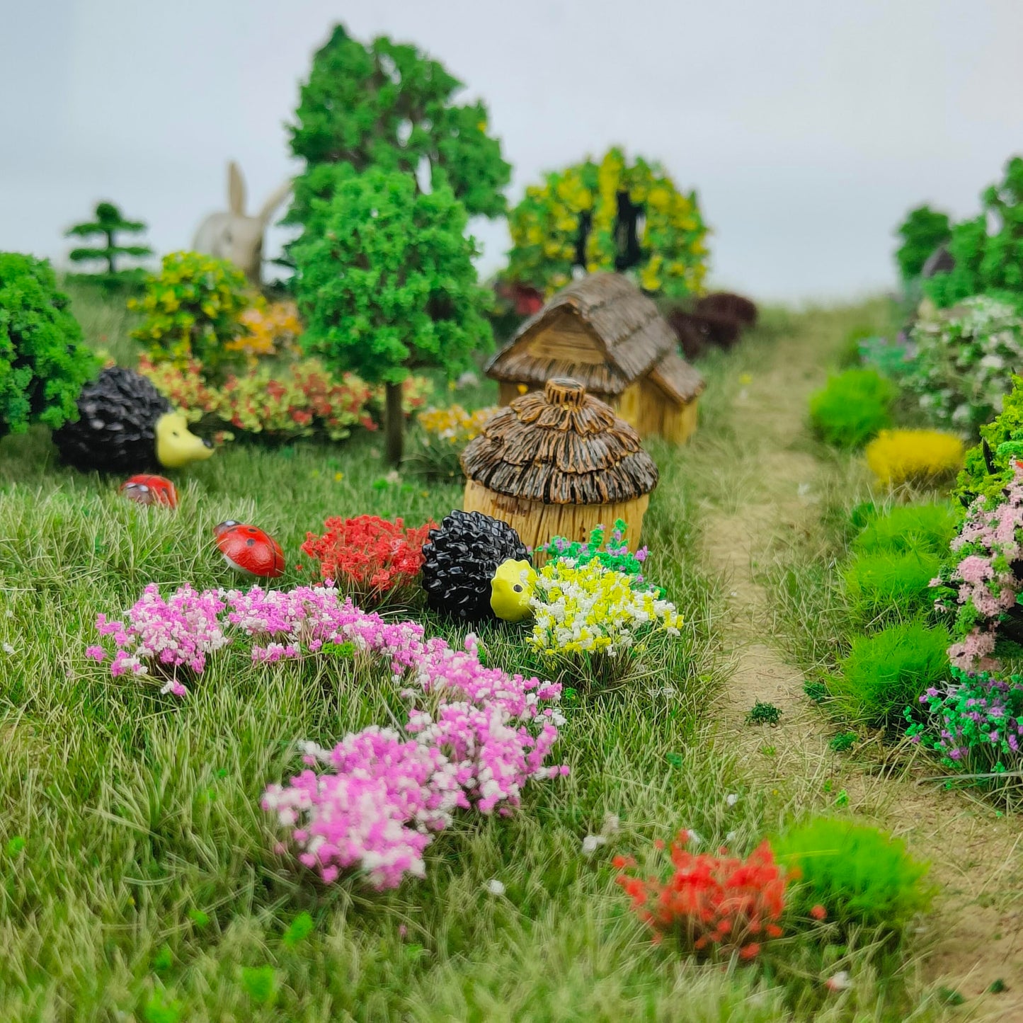 gdeplok 90 Pcs Miniature Flower Clusters Static Grass Clusters, for DIY Model Railway Scenery Train Landscape & War Game Terrain Layouts (B)