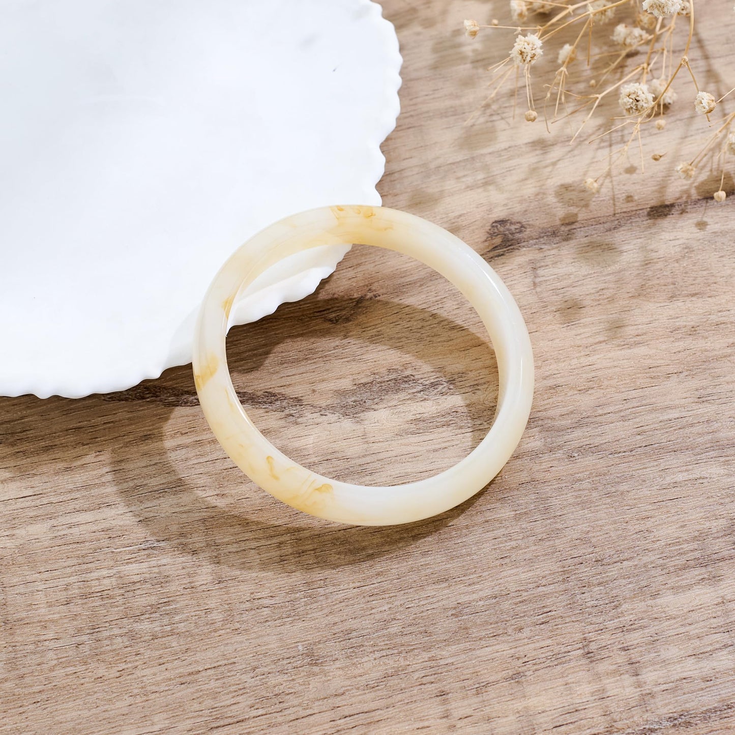 HUAYUNFANG Cream Acrylic resin Bracelet for Women Thin Translucent Resin Bangle Beige Acetate Mottled Wristbands Bracelets Minimalist Jewelry