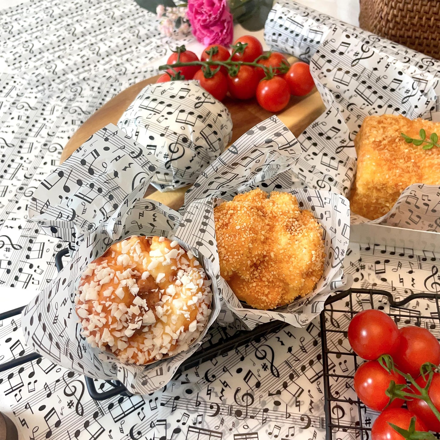 Suiwen 150 Black and White Music Note Patterned Wax Paper, Food Picnic Paper, Greaseproof Paper, Waterproof Dry Hamburger Liners Wrapping Tissue for Plastic Food Basket