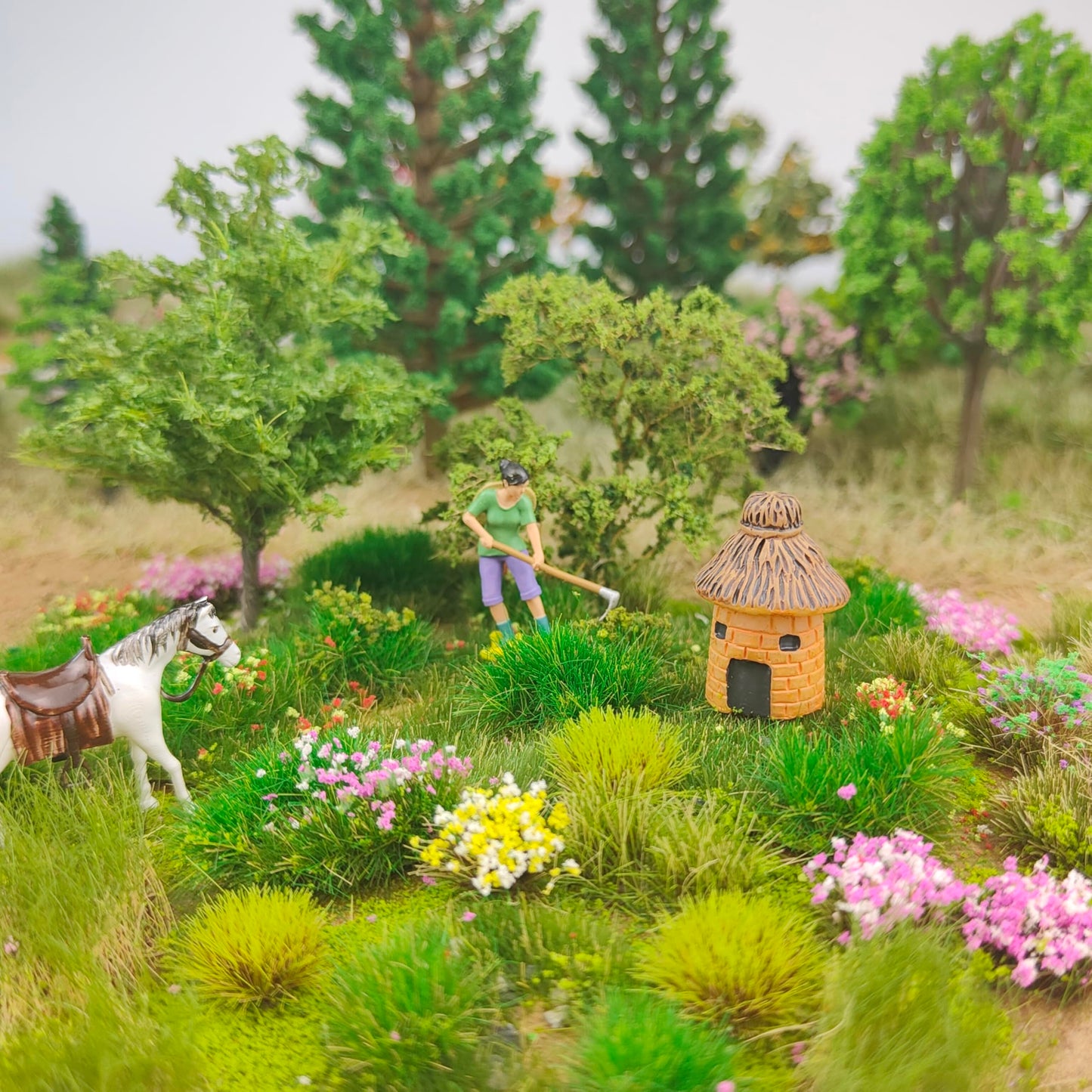 gdeplok 140 Pcs Static Grass Tufts & Miniature Flower Clusters - Artificial Grass Terrain Scenery Kit for Model Train Railway, Military Sand Table, DIY Diorama Landscape