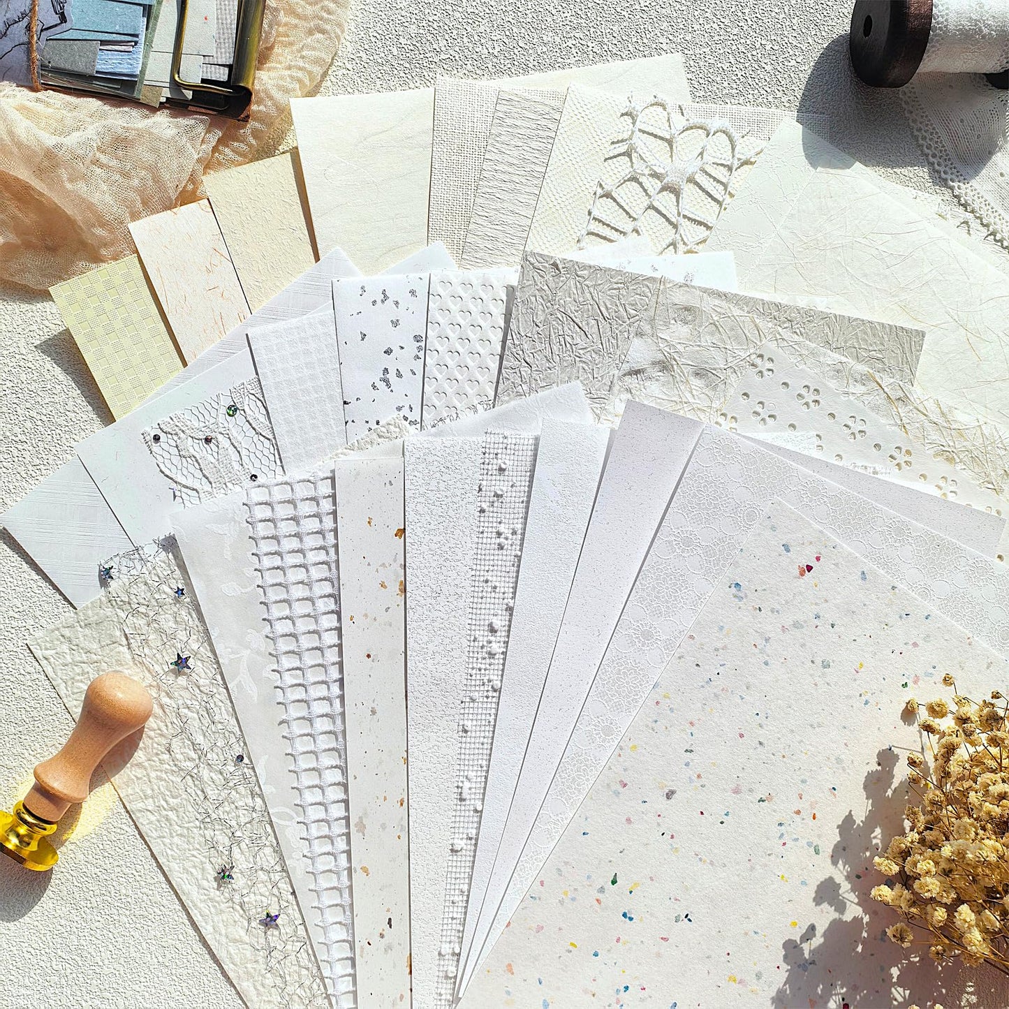 Flartmo 30 Sheets A5 White Textured Scrapbook Paper and Mesh Fabric Mix, Scrapbook Supplies for Junk Journaling, Scrapbooking, Card Making Supplies, Decorative Paper for Crafts & Mixed Media Art