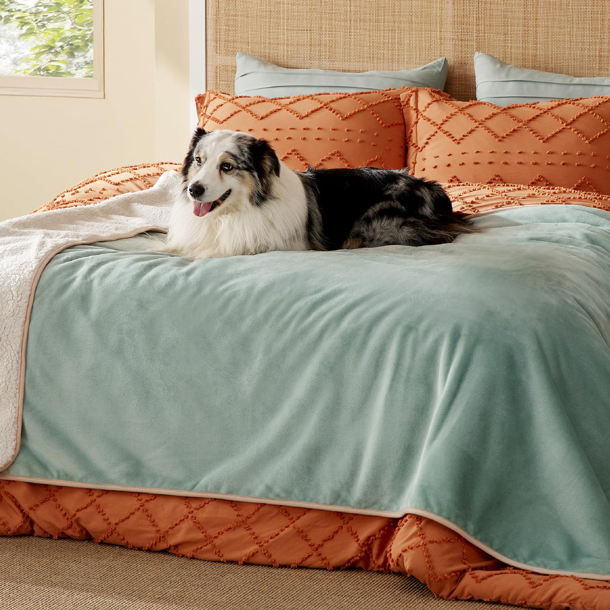 Bedsure Waterproof Blanket for Bed Soft Sherpa Fleece Throw,King 108"x86"