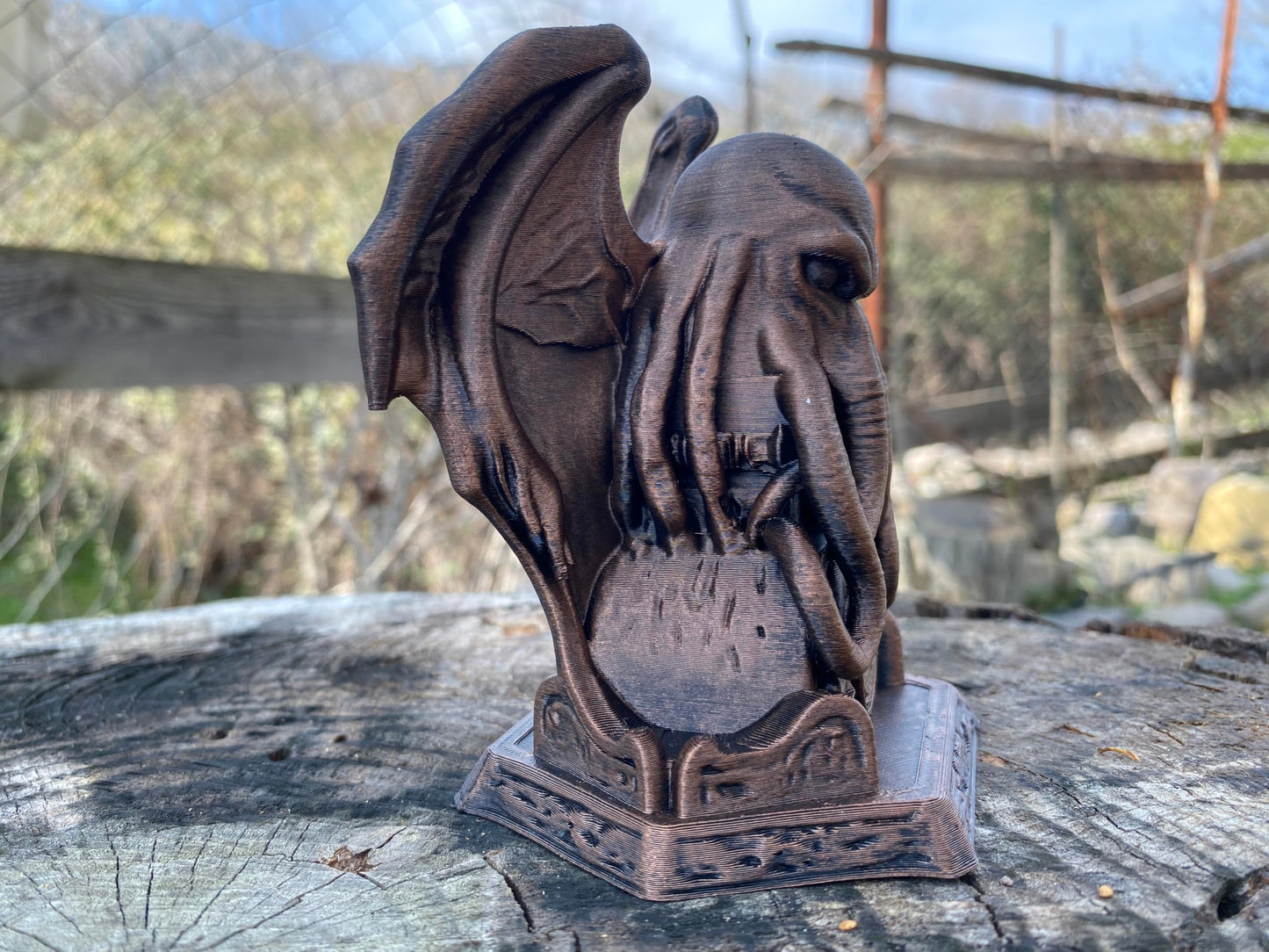 Cthulhu Eldritch Horror Figurine - Hand-Painted Lovecraftian Mythos Statue – Unique Gothic Home & Office Decor – Tabletop RPG & Fantasy Collector’s Gift