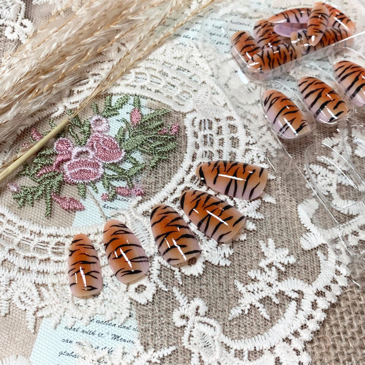 BABALAL Medium Almond Press on Nails - Brown Orange Ombre Tiger Print Acrylic Nails, 24 Pieces Fall Y2K Trendy Glossy Full Cover Glue on Nails for Women and Girls