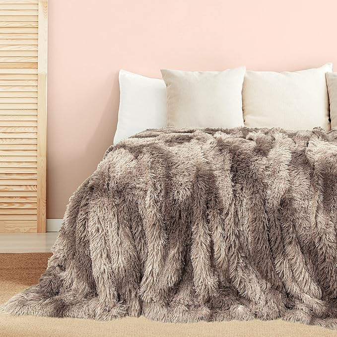 Tuddrom Decorative Extra Soft Faux Fur Throw Blanket,Solid Reversible Fuzzy Lightweight Long Hair Shaggy Blanket,Fluffy Cozy Plush Fleece Comfy Microfiber Fur Blanket for Couch Sofa Bed,Tie Dye Brown