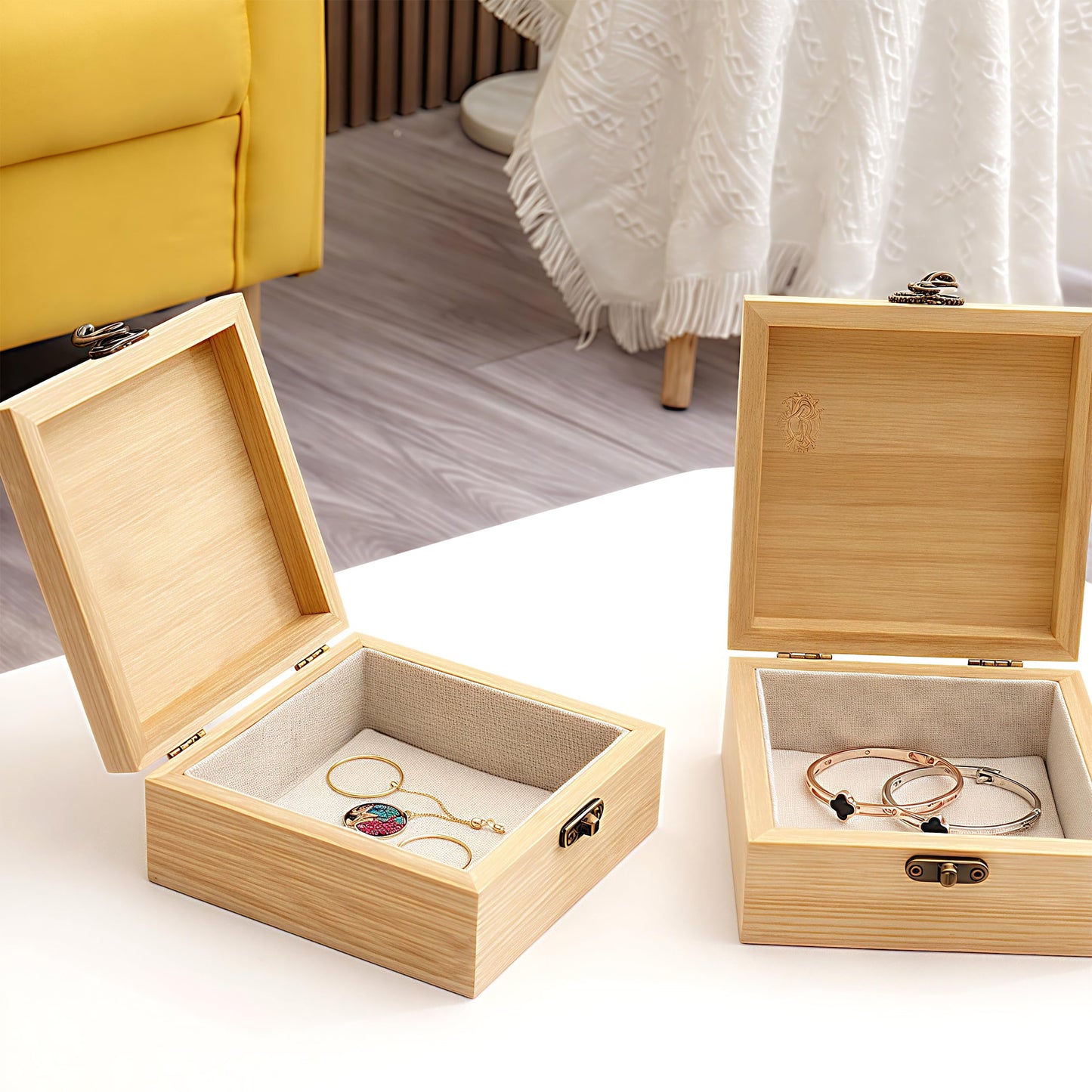 BJDAMAI Trinket Keepsake Decorative Memory Jewelry Storage Box, Personalized Cute Cool Novelty Mini Practical Trendy Tiny Artsy Western Country Gifts (Letter J)
