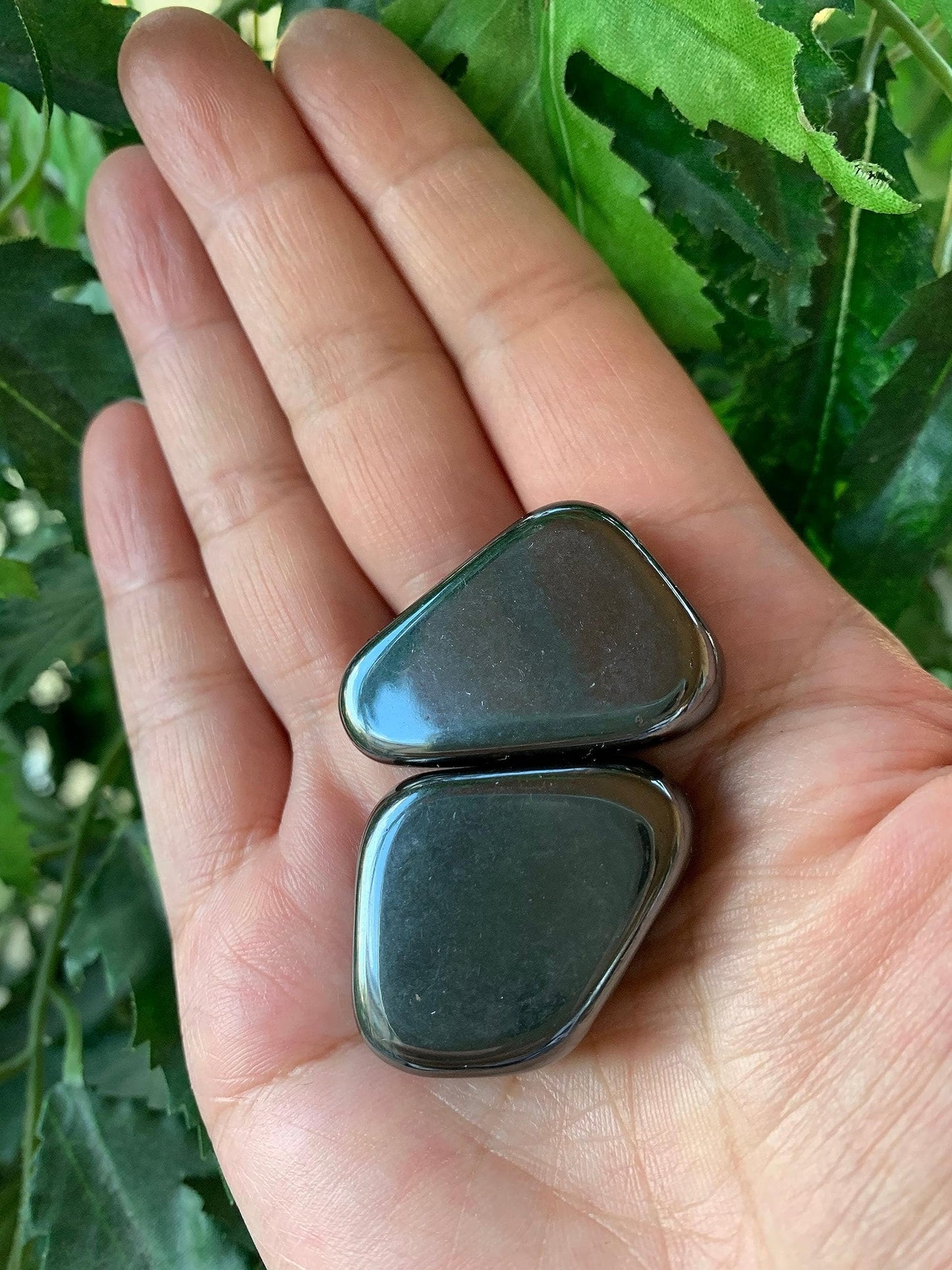 GAF TREASURES 5 Pcs Magnetic Hematite Tumbled Stones, Polished Natural Gemstone, Healing Crystals