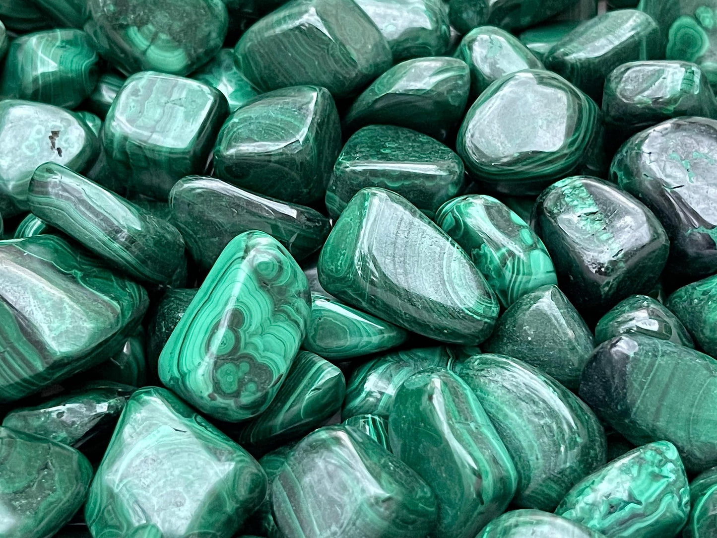 GAF TREASURES 5 Pcs Malachite Tumbled Stones, Polished Natural Malachite Gemstone, Malachite Healing Crystals (Malachite)
