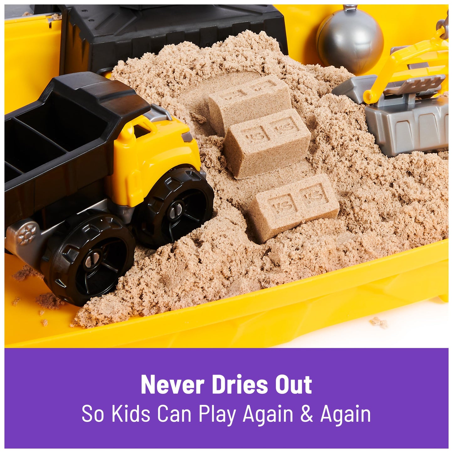 Kinetic Sand, Construction Site Folding Sandbox with 2lbs Play Sand & Toy Truck, Sensory Toys for Kids Ages 3 and up