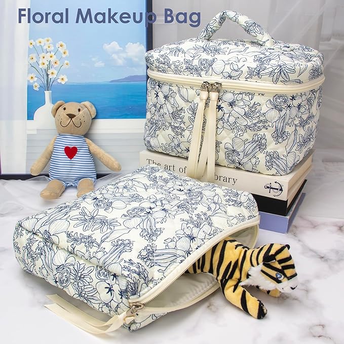PAZIMIIK Quilted Makeup Bag Large Travel Zipper Soft Cosmetic Pouch for Women Girls Make Up,Flower White