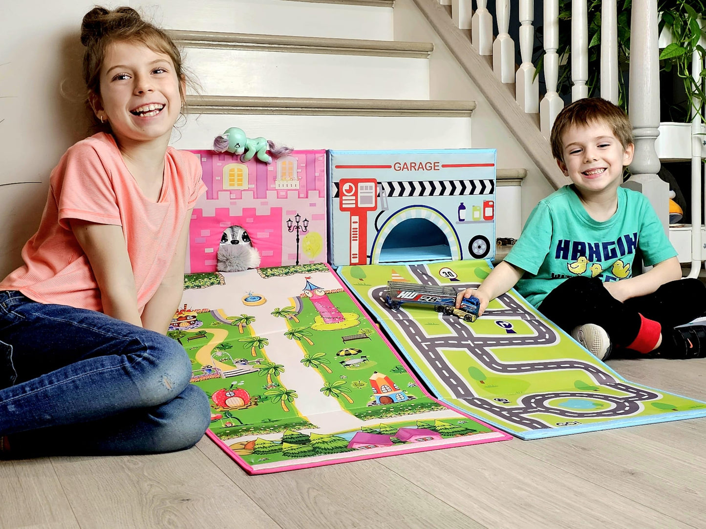 SAM AND MABEL Toy Cars Garage Box – Toy Storage Box with Car Rug Play Mat, Collabsible Storage Organizer for Boys and Girls (GoGarage)