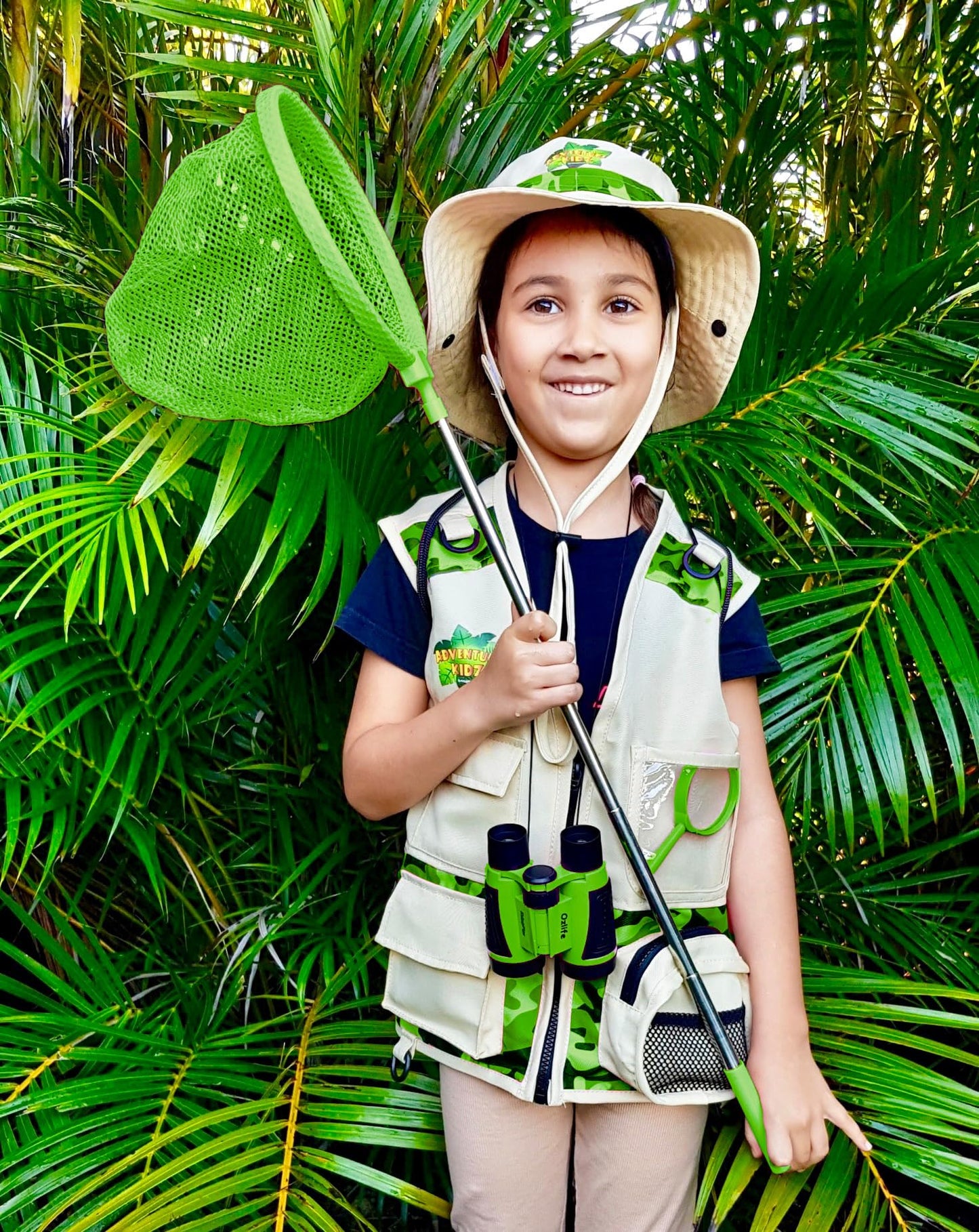 Kidz@Play Bug Hunting Kit, Green Safari Vest, Hat, Binoculars, Lg. Butterfly Net, Bug Container, Whistle, Flashlight, Magnifier, Thermostat, Compass, Age 3+
