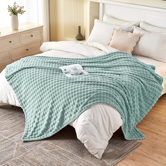 SOCHOW Sage Green Bubble Fleece Blanket for Couch, Super Soft Cozy Cute Throw Blanket for Women, Decorative Fuzzy Flannel Blanket, 60 x 80 Inches