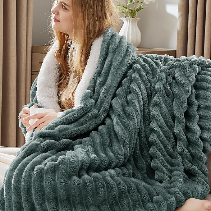Bedsure Sherpa Throw Blanket for Couch - Super Soft, Cozy Fleece Thick Warm Blanket for Winter, GentleSoft Plush & Fluffy Throw Gift for Women, Room Decor, Dark Green, 50x60 Inches