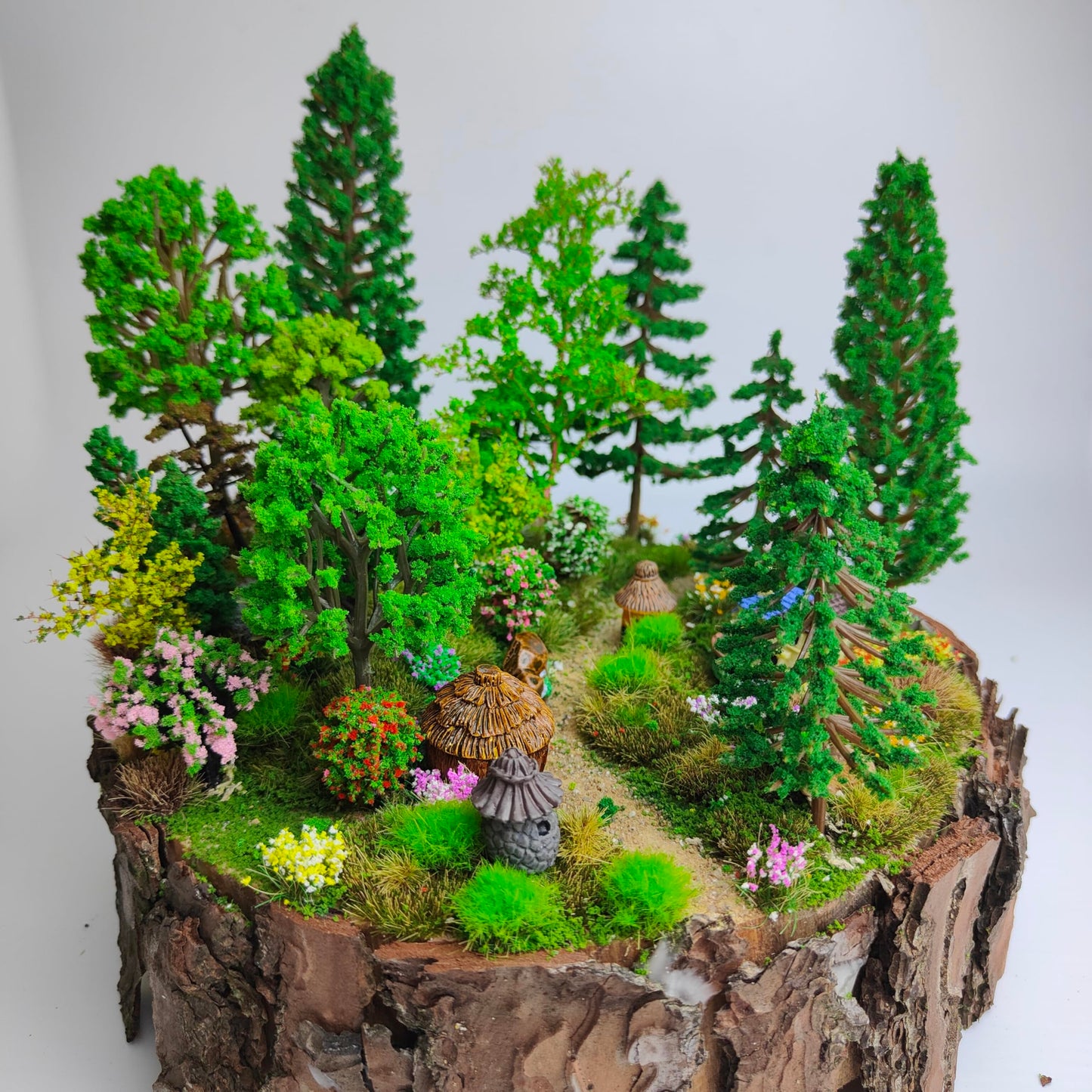 gdeplok 140 Pcs Static Grass Tufts & Miniature Flower Clusters - Artificial Grass Terrain Scenery Kit for Model Train Railway, Military Sand Table, DIY Diorama Landscape