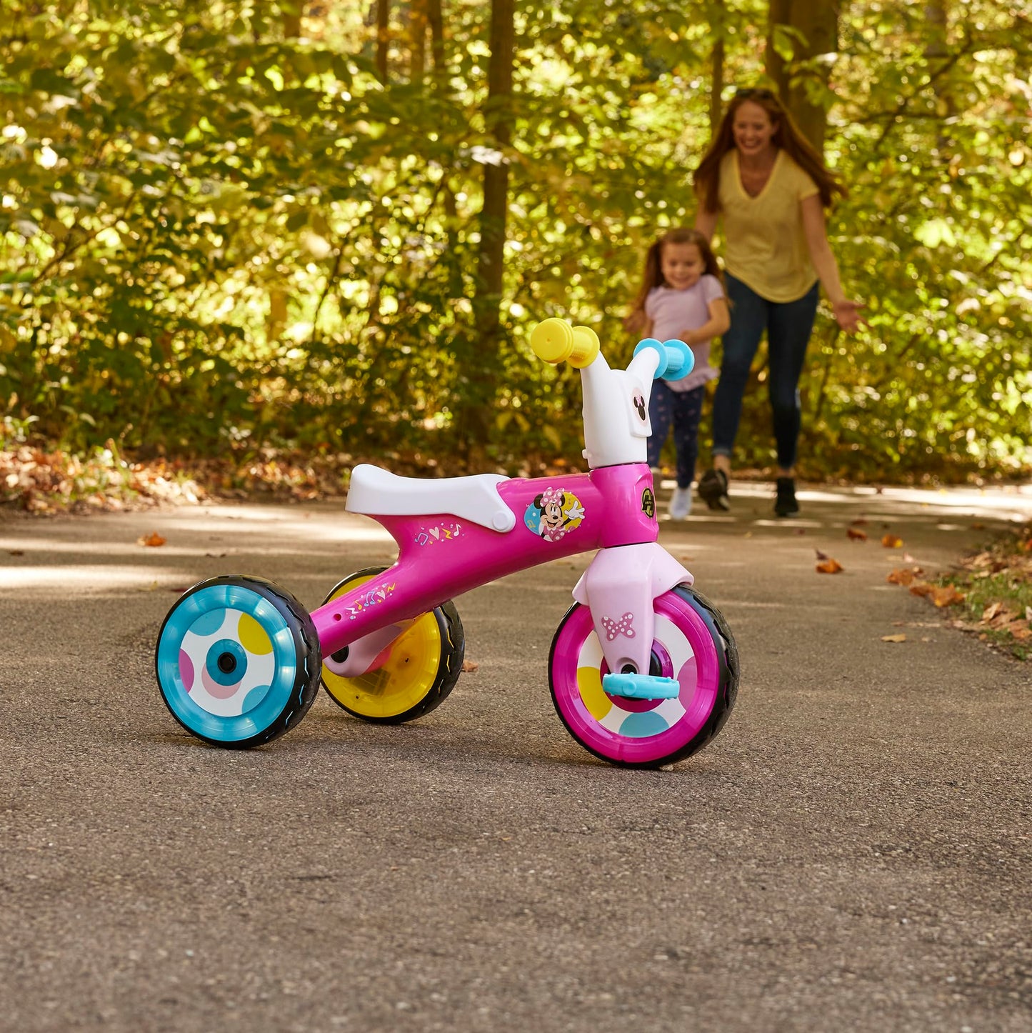 Huffy Disney Minnie Mouse Light Up Kids' Trike, Ideal for Ages 3+, Minnie Mouse Graphics, Colorful and Playful Design, Simple Coaster Brake, Sturdy and Durable, Safe for Toddlers, Girl's