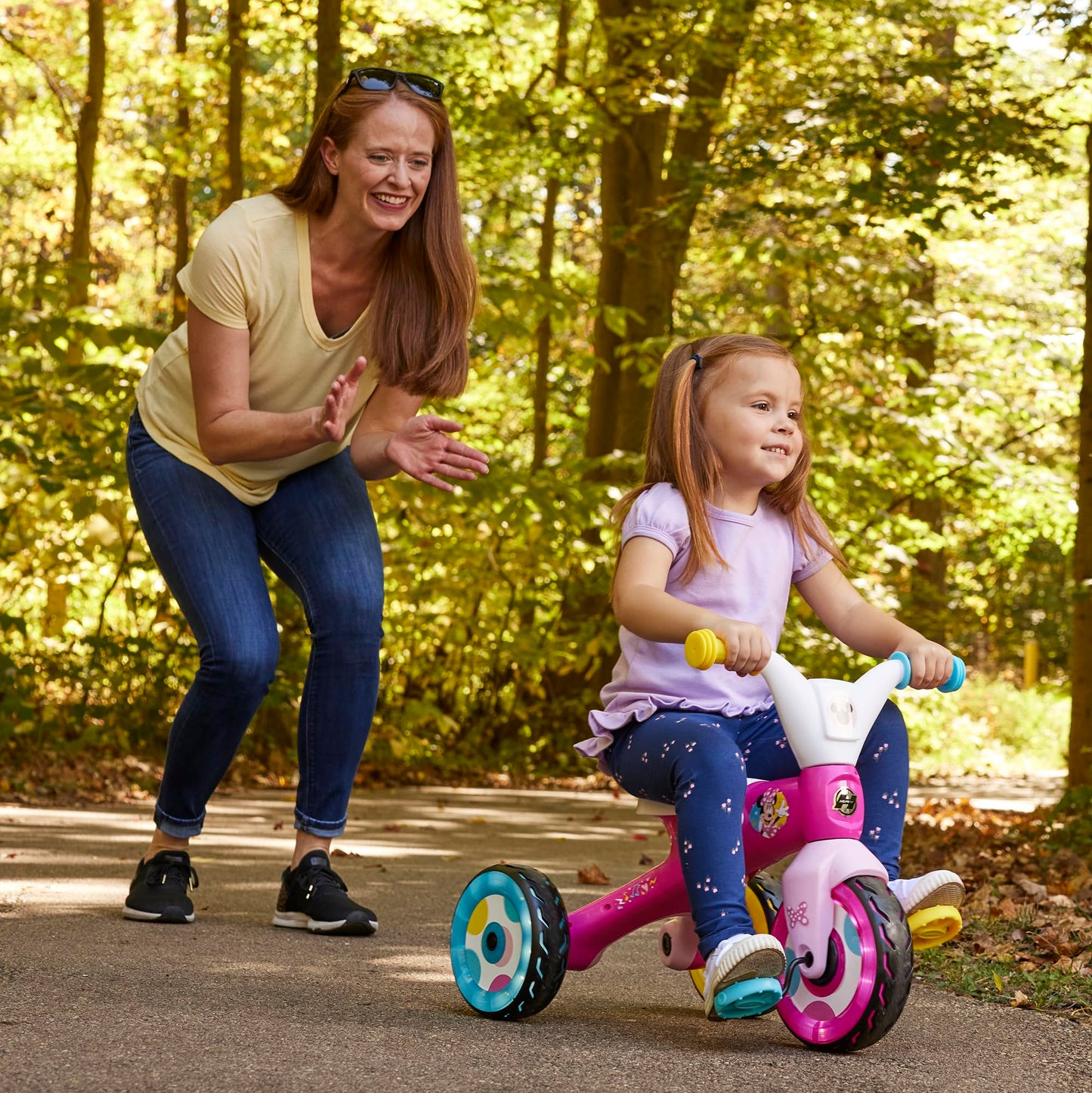 Huffy Disney Minnie Mouse Light Up Kids' Trike, Ideal for Ages 3+, Minnie Mouse Graphics, Colorful and Playful Design, Simple Coaster Brake, Sturdy and Durable, Safe for Toddlers, Girl's