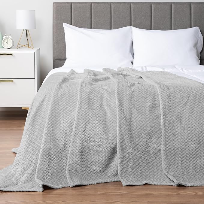 PAVILIA Soft Fleece Light Grey Throw Blanket for Couch, Lightweight Plush Warm Blankets for Bed, Fuzzy Cozy Flannel Blanket Throw for Sofa, Travel, Jacquard Pattern, Light Gray, 50x60 inch