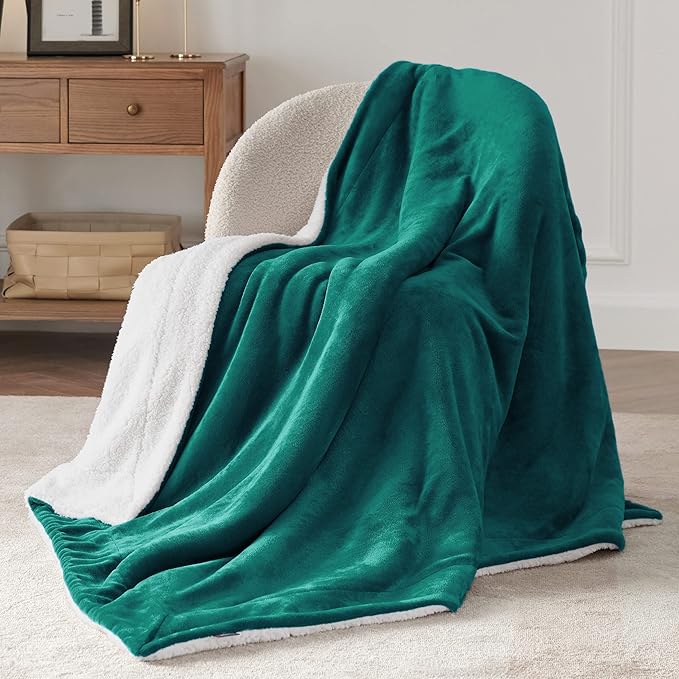 Bedsure Sherpa Fleece Throw Blanket for Couch - Thick and Warm, Soft Fuzzy Plush Throw Blanket for Winter, Forest Green, 50x60 Inches