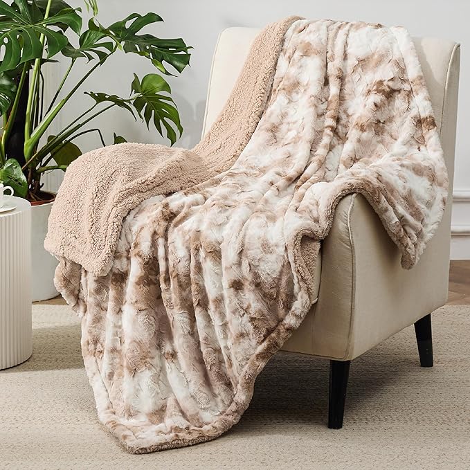 Bedsure Sherpa Fuzzy Throw Blanket - Soft, Warm and Cozy Throw for Women, Plush & Fluffy Faux Fur Blanket for Couch, Sofa and Bed Decor, Beige, 50x60 Inches