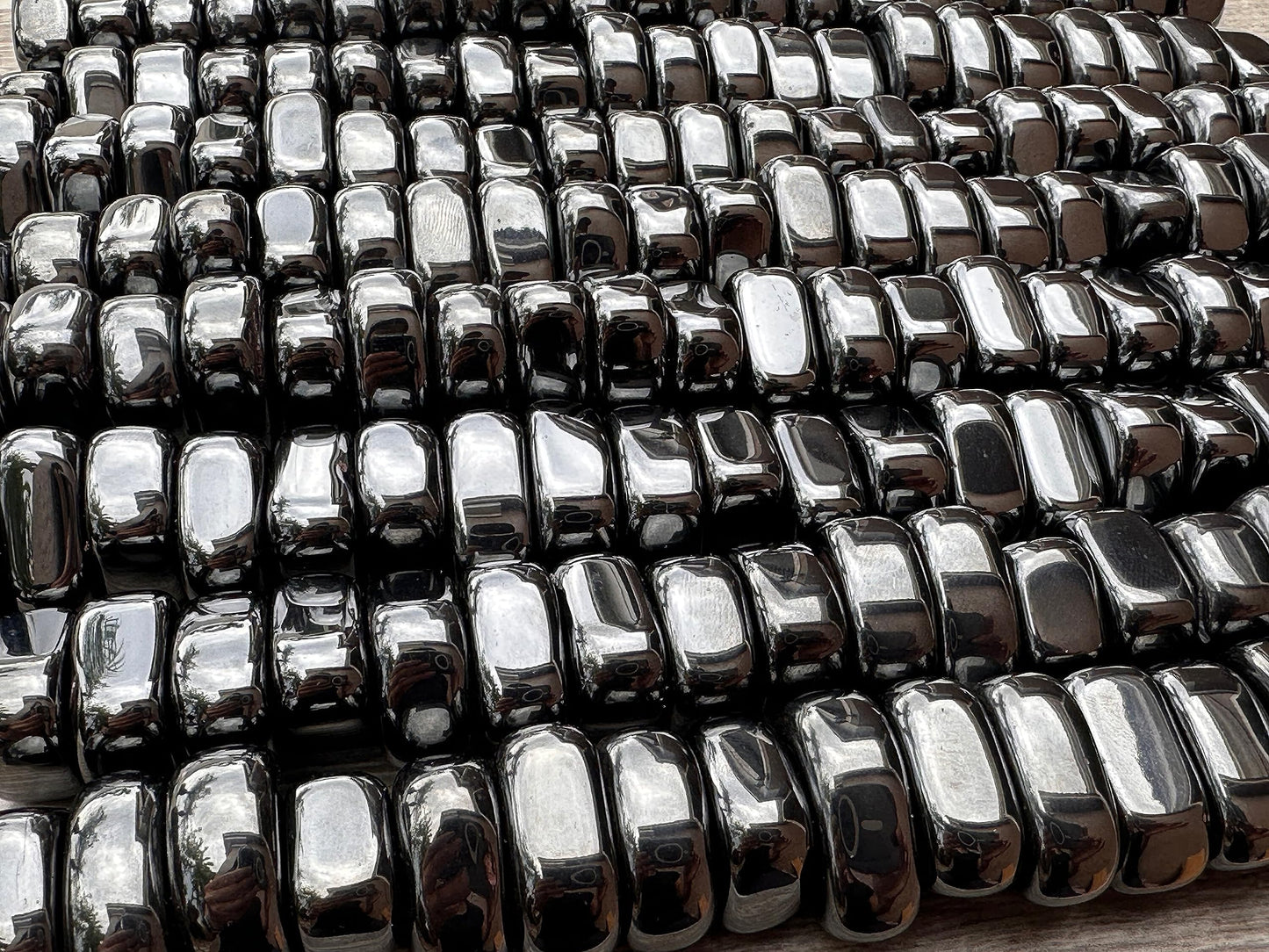 GAF TREASURES 5 Pcs Magnetic Hematite Tumbled Stones, Polished Natural Gemstone, Healing Crystals