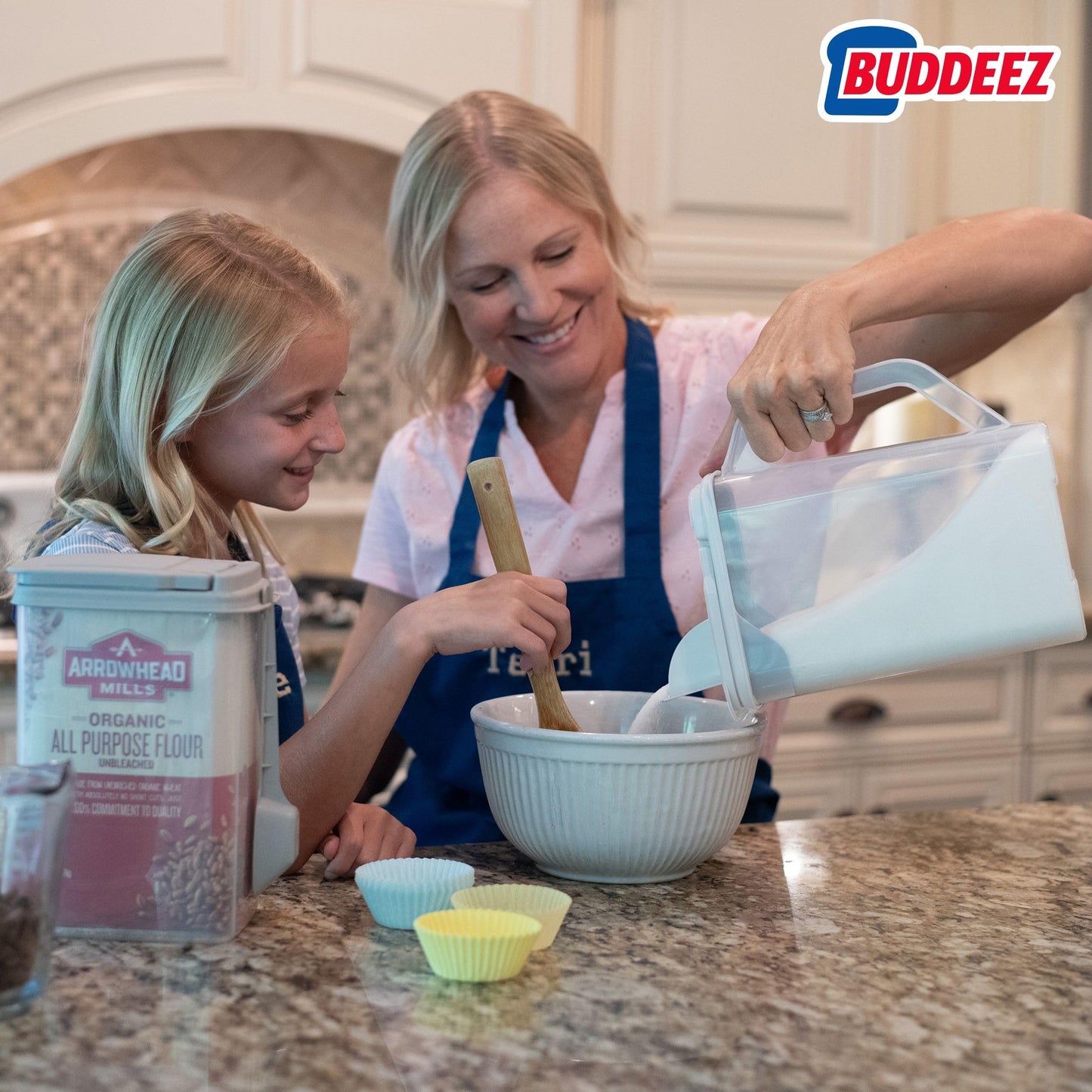 Buddeez Kitchen Pantry Container - Easy Grip Handle for Mess Free Use - Flour and Sugar Storage Made Simple - 4 Quart White Lid