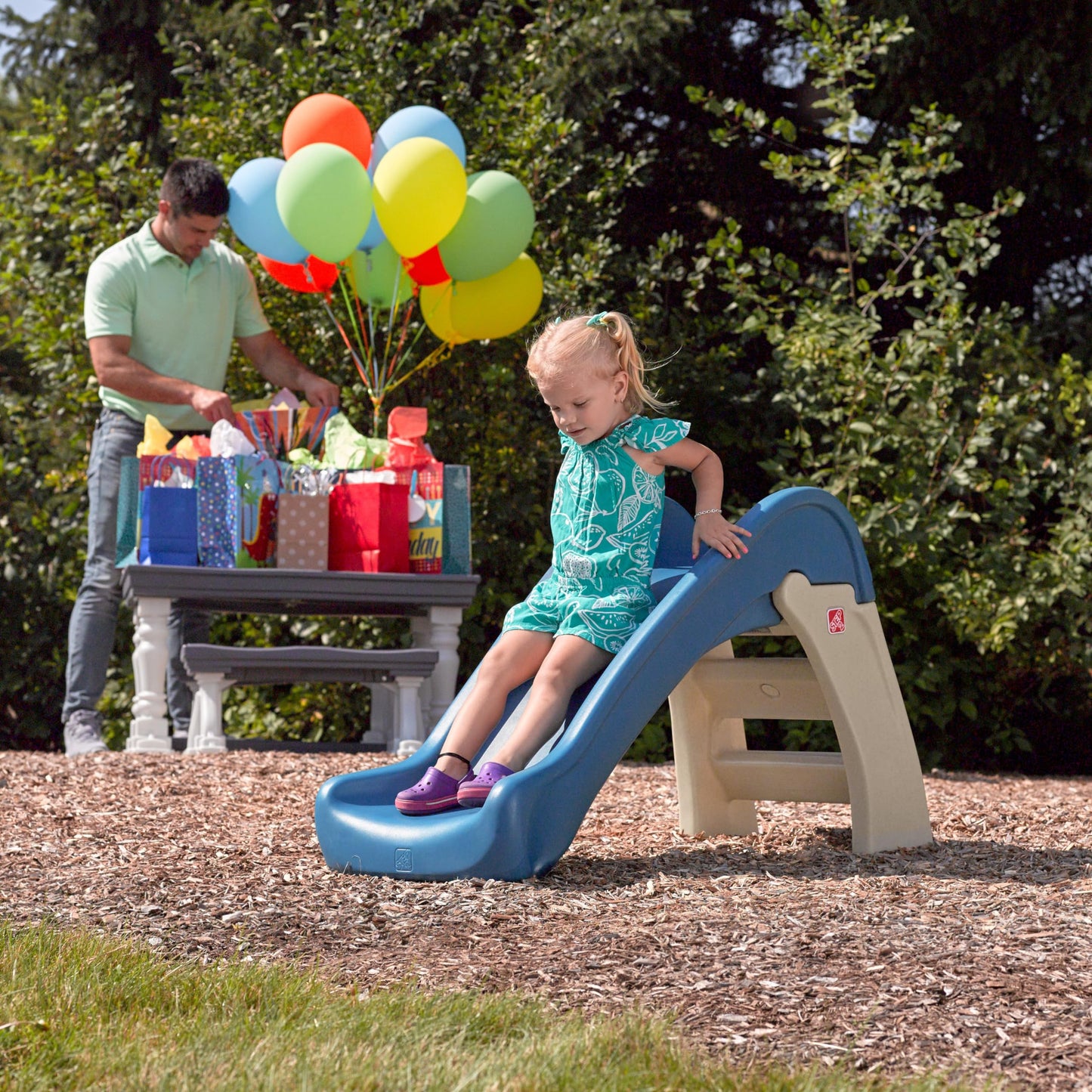 Step2 Play & Fold Junior Slide, Kids Indoor/Outdoor Play Slide, Backyard Playground Set, Easy Grip, Wide Ladder, Outside Jungle Gym, For Toddlers 1.5-4 Years Old
