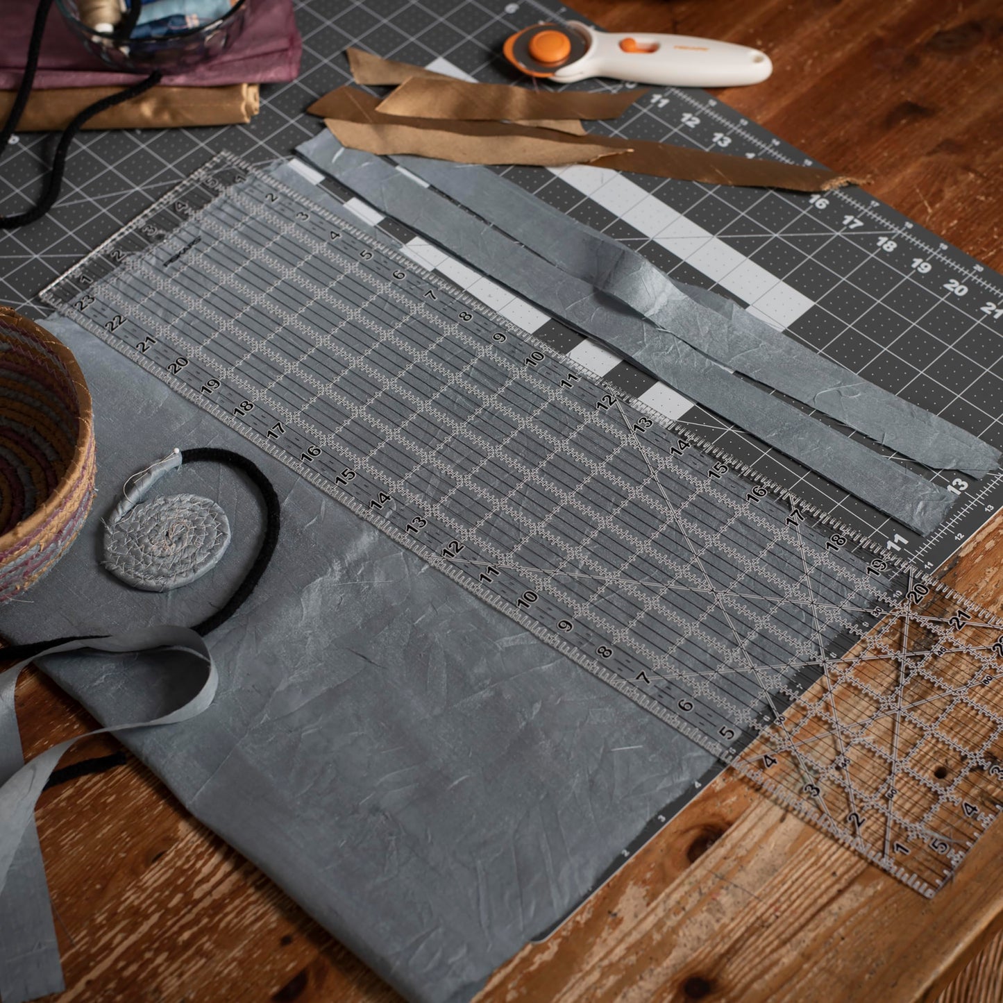 Fiskars Sewing Ruler (6"x 24") - Sewing and Quilting Ruler with Gridlines - Arts and Craft Supplies - Clear/Black