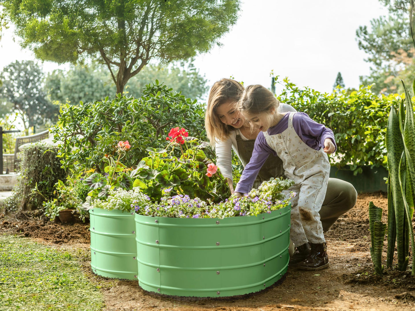 Plant & Plot Galvanized Raised Garden Beds Outdoor // Planter Raised Beds for Gardening, Vegetables, Flowers // Large Metal Garden Box (Light Green) // Tool-Free Assembly