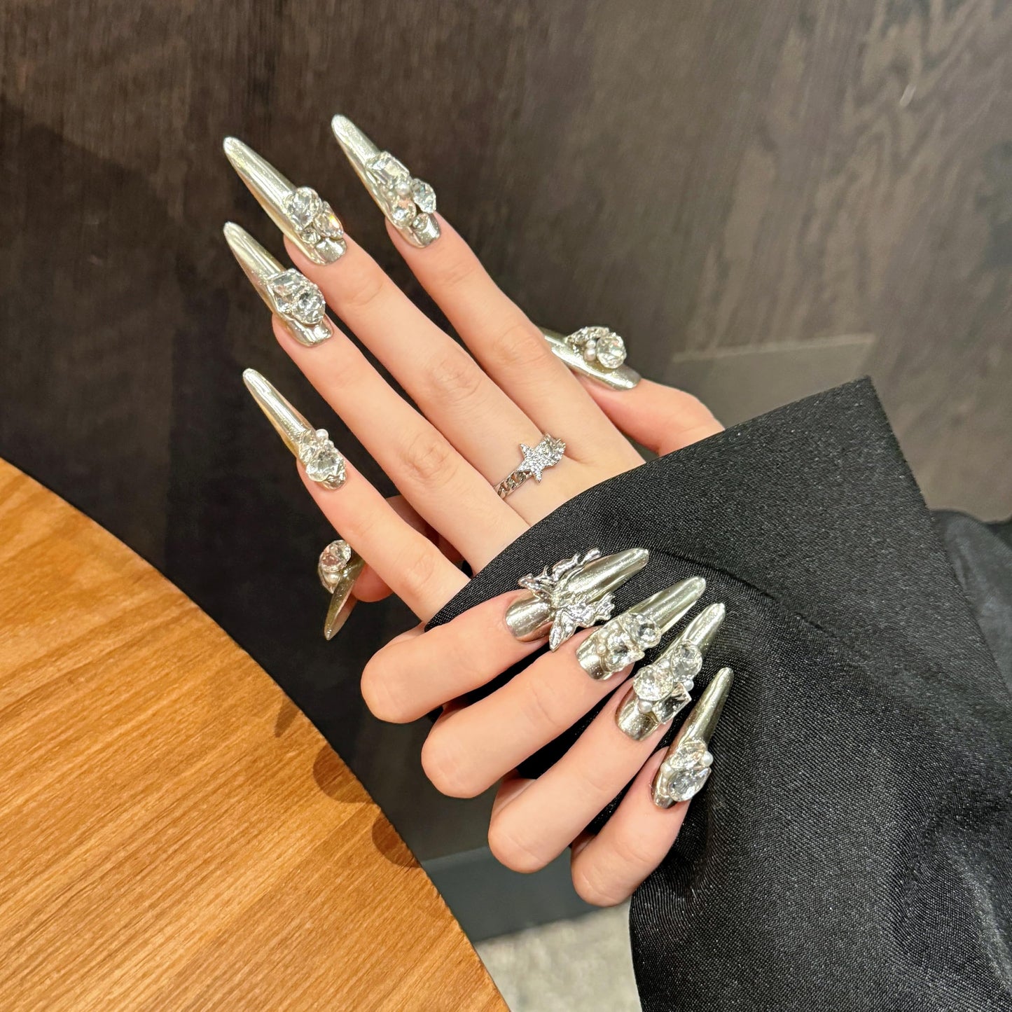 Handmade Press on Nails Stiletto Full Diamond Butterfly Metal Decoration on Long Pointed Magic Mirror Silver Sweet and Cool Retro Handmade Stiletto Press on Nails 3D Luxury Press on Nails（M）