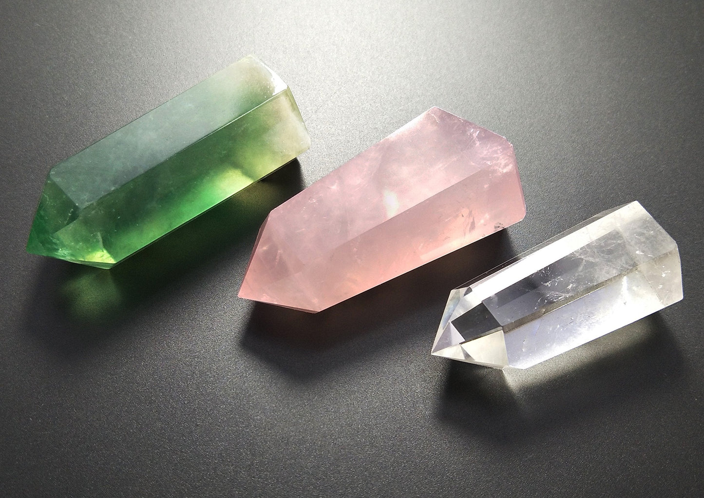 Set of 3 Healing Crystal Wands of 3 Stones, Rose Quartz, Clear Quartz, Fluorite, Pointed & Faceted Prism Bars for Reiki Chakra Meditation Therapy Deco