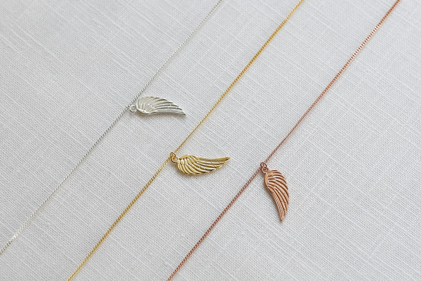 LUUK LIFESTYLE Necklace in 925 sterling silver with angel wings pendant and HAPPINESS gift card, travel lucky charm, women's jewelry, 19” chain length, women's accessories, friend, silver