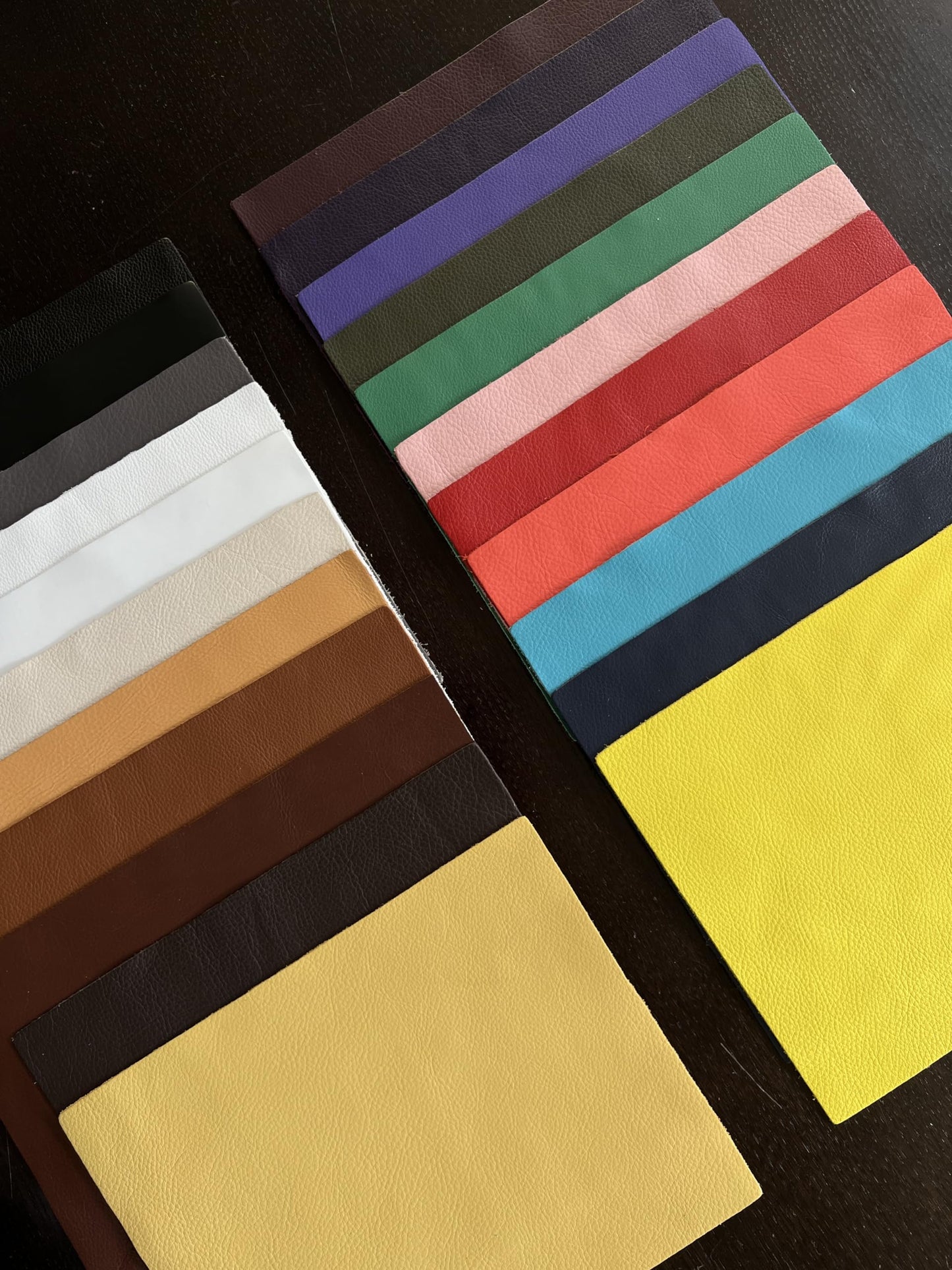 Natural Grain Cow Leather: 8.5'' x 11'' Pre Cut Leather Pieces (Kelly Green, 1 Piece)