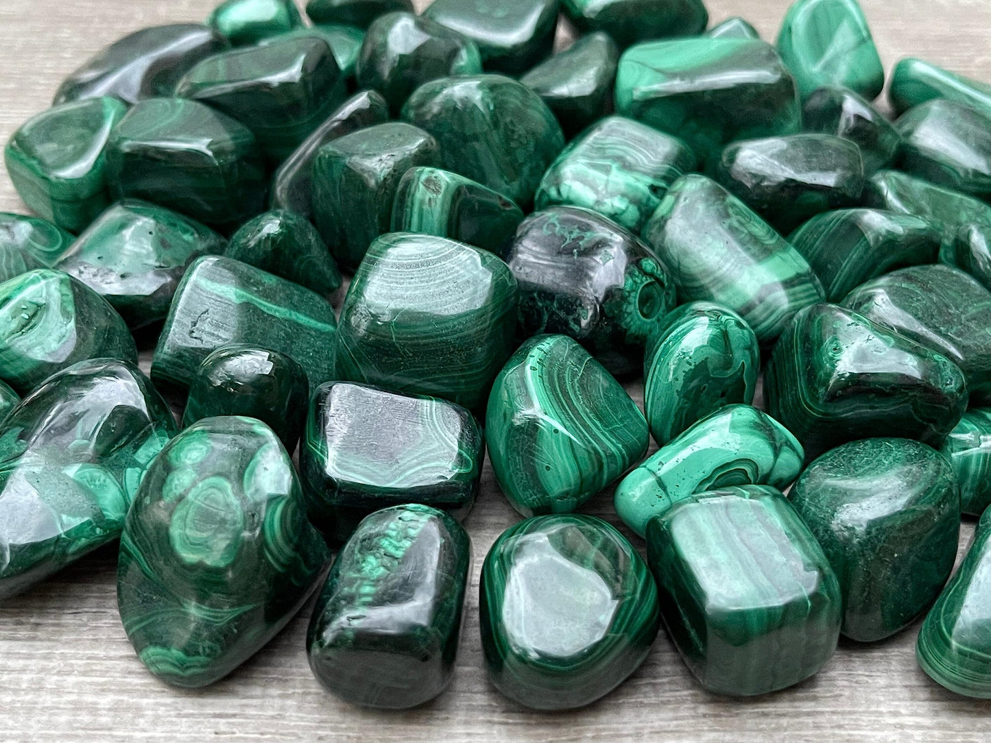 GAF TREASURES 5 Pcs Malachite Tumbled Stones, Polished Natural Malachite Gemstone, Malachite Healing Crystals (Malachite)