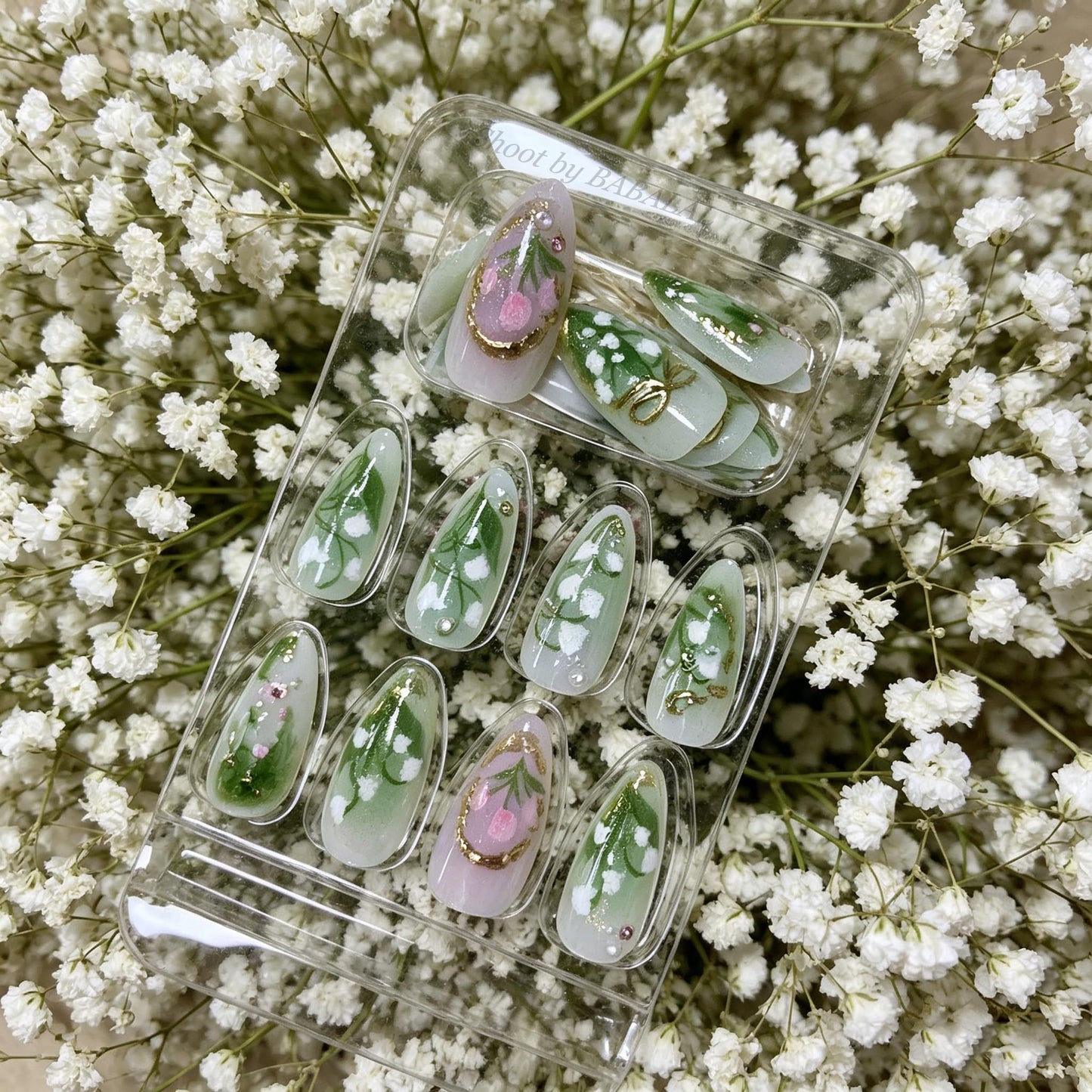 BABALAL Green Press on Nails, Medium Almond Fake Nails, Spring Gold Bling Design Flower Design, 24Pcs Glossy Full Cover Acrylic False Nails for Women Girls
