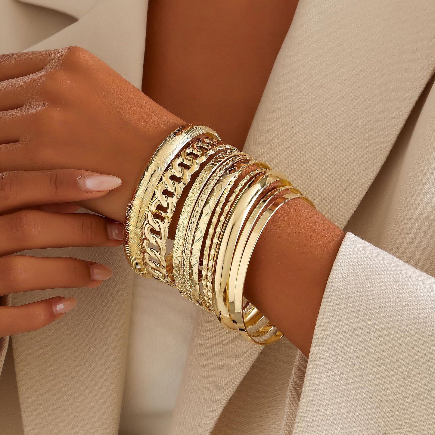 AYWFCBF Gold Bangles for Women, 10 Pcs Boho Stackable Bracelets Multi Layer Textured Chunky Bracelets Jewelry Set for Women