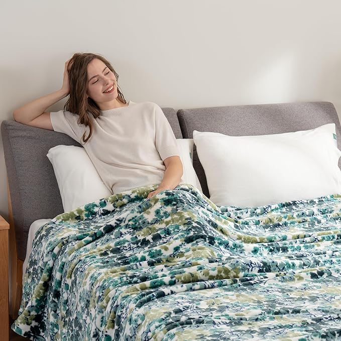 Berkshire Blanket-Classic Heavyweight Soft Printed VelvetLoft® Plush Blanket, Full/Queen Size Soft Fuzzy Warm Blanket for Couch Sofa Bed, Floral Green, 90in x 90in