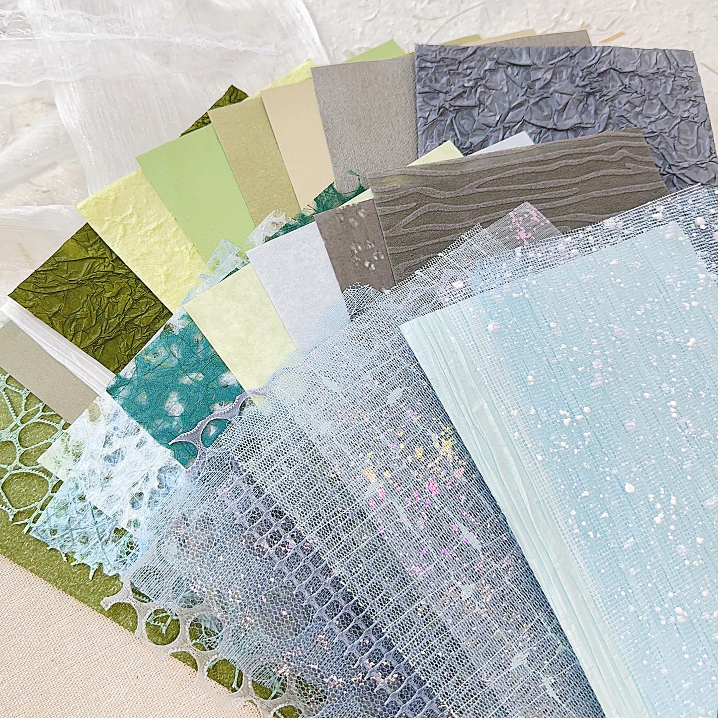 30Pcs Handmade Textured Scrapbook Paper&Mesh Fabric set - Unique A5 sheet Craft Mulberry Special Rice Paper Mix for Scrapbooking Junk Journaling Supplies Card Collage DIY Materials, 5.8x8.2 inches