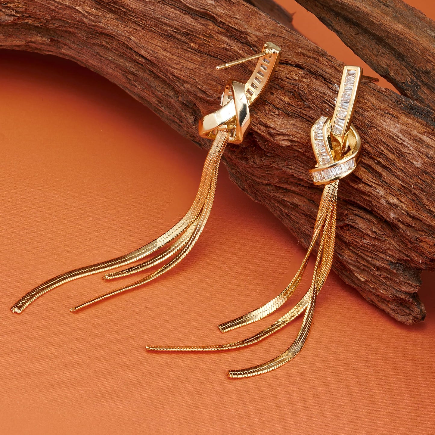 18K Gold/Silver Plated Dangle Earrings for Women Sparkly Rhinestone Long Tassel Dangle Earrings Dainty Long Hanging Chain Earrings Wedding Party Prom Earrings (Gold)