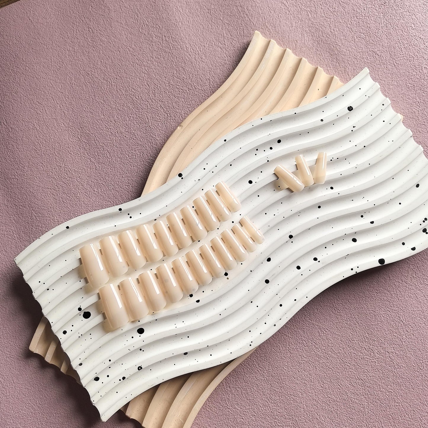 KQueenest Light Nude Press on Nails Long Medium Square, Glazed Fake Nails Press ons, Glue on Nails Coffin For Women, Gel Square Tip Nails, Acrylic False Nails Set For Finger Decoration, 24 Pcs