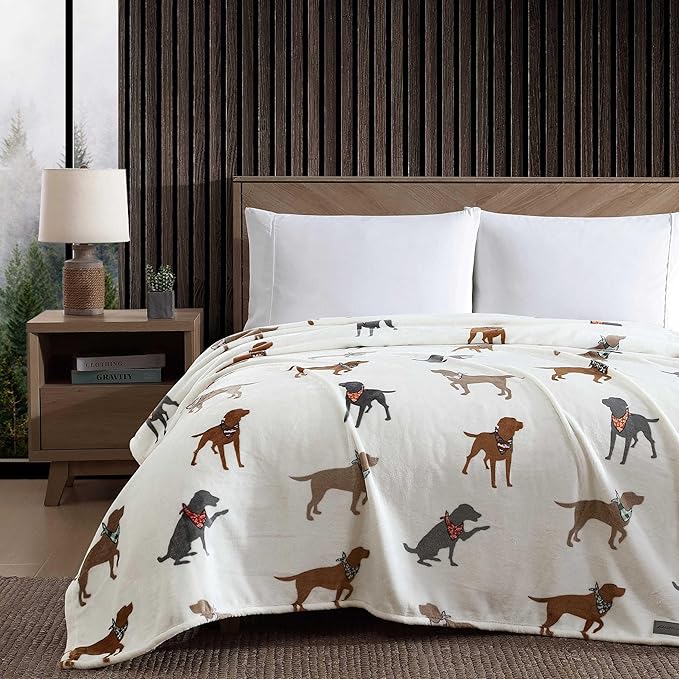 Eddie Bauer - Twin Blanket, Ultra Plush Bedding, Lightweight Home Decor for All Seasons (Dogs with Scarves White, Twin)