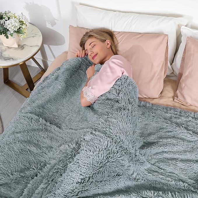 Tuddrom Decorative Extra Soft Faux Fur Blanket Twin Size 70"x78",Solid Reversible Fuzzy Fluffy Cozy Plush Fleece Comfy Microfiber Fur Blanket for Couch Sofa Bed,Gray Blue