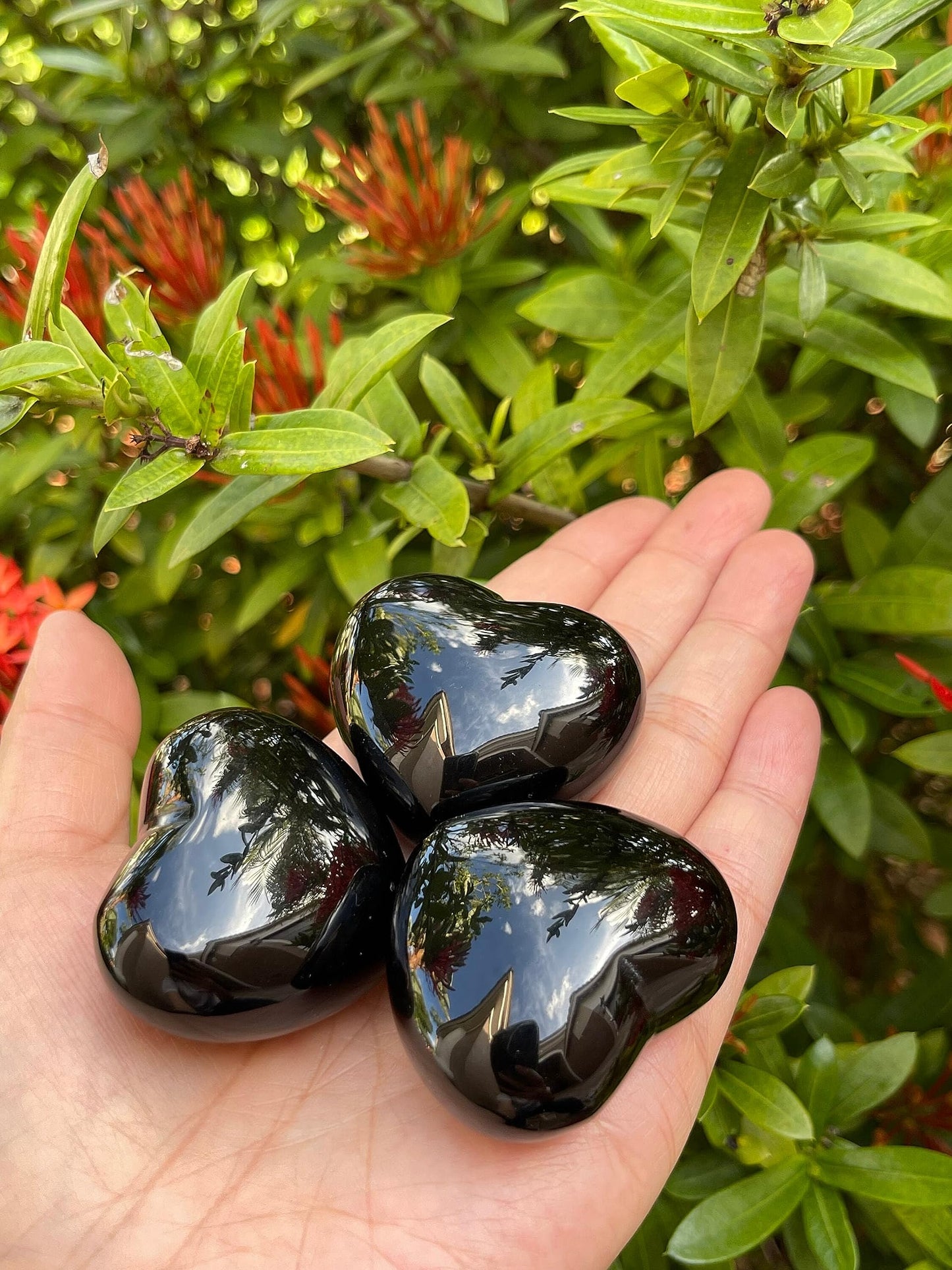 GAF TREASURES Black Obsidian Gemstone Hearts, Polished Black Obsidian Puffy Hearts, Black Obsidian Crystal Palm Stone, Black Obsidian Healing Crystal Hearts (1 Heart)